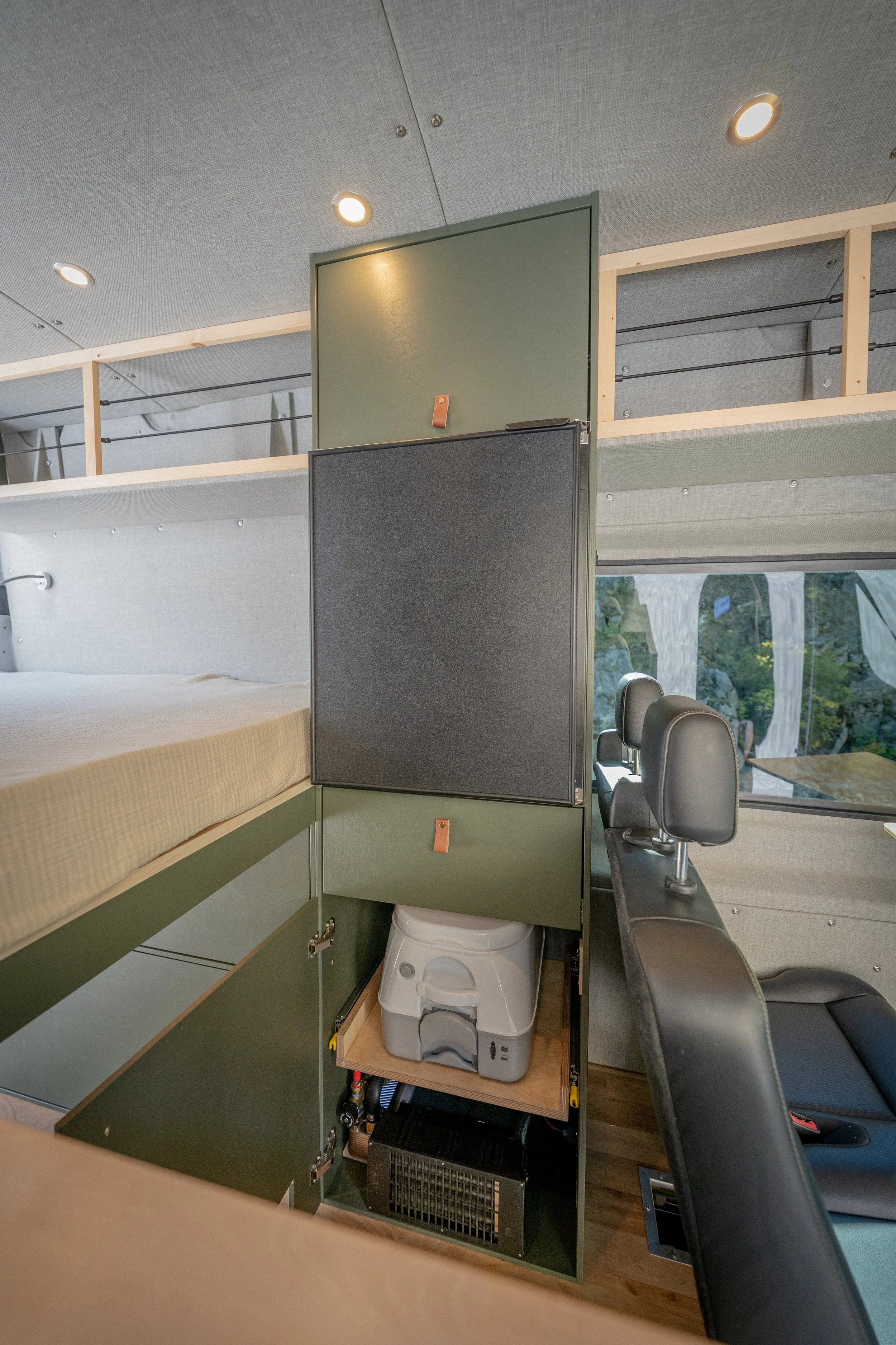 Transit_Fam_adv_Van-23.jpg