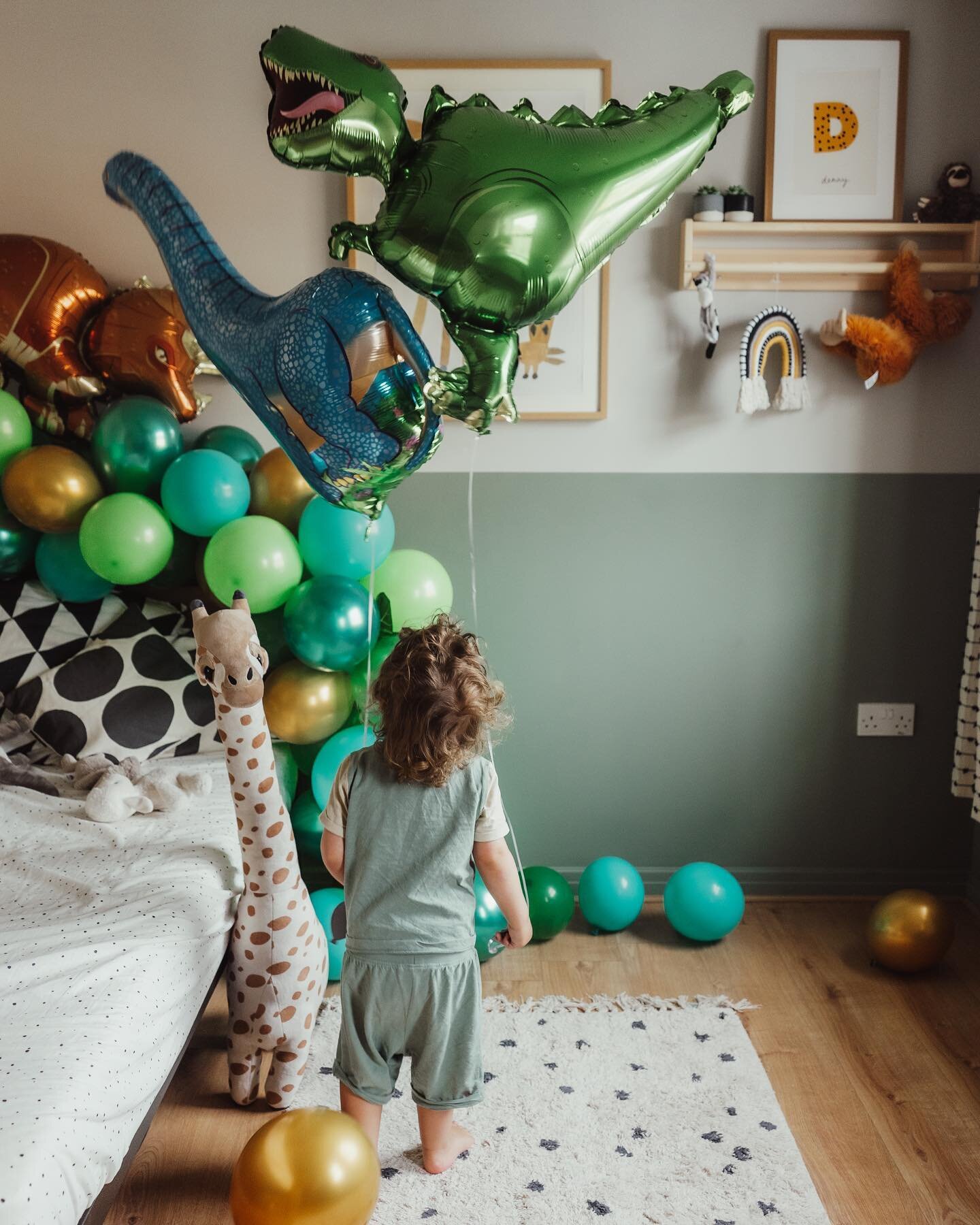 It&rsquo;s birthday week (well, two weeks) in our house 🎈 - two birthdays down and one to go. 

We&rsquo;ve had so much fun celebrating this little peach&rsquo;s 2nd birthday 🎂 

Lots of dinosaurs, balloons, cake, family, friends, the farm, the zoo