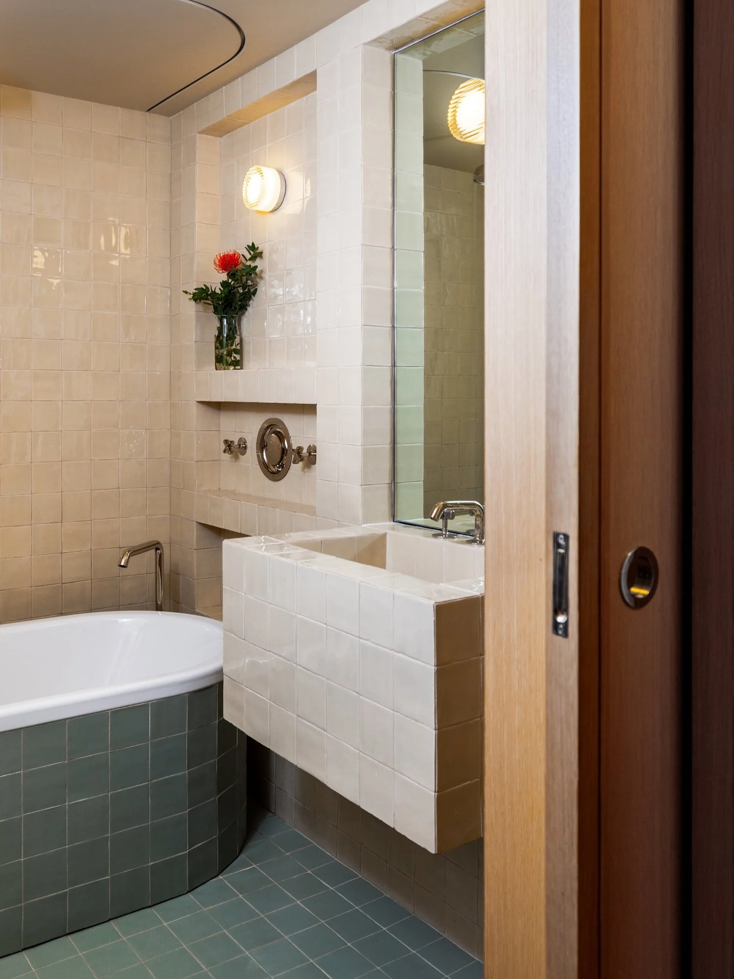 MONROE TOWNHOUSE — Shapeless Studio