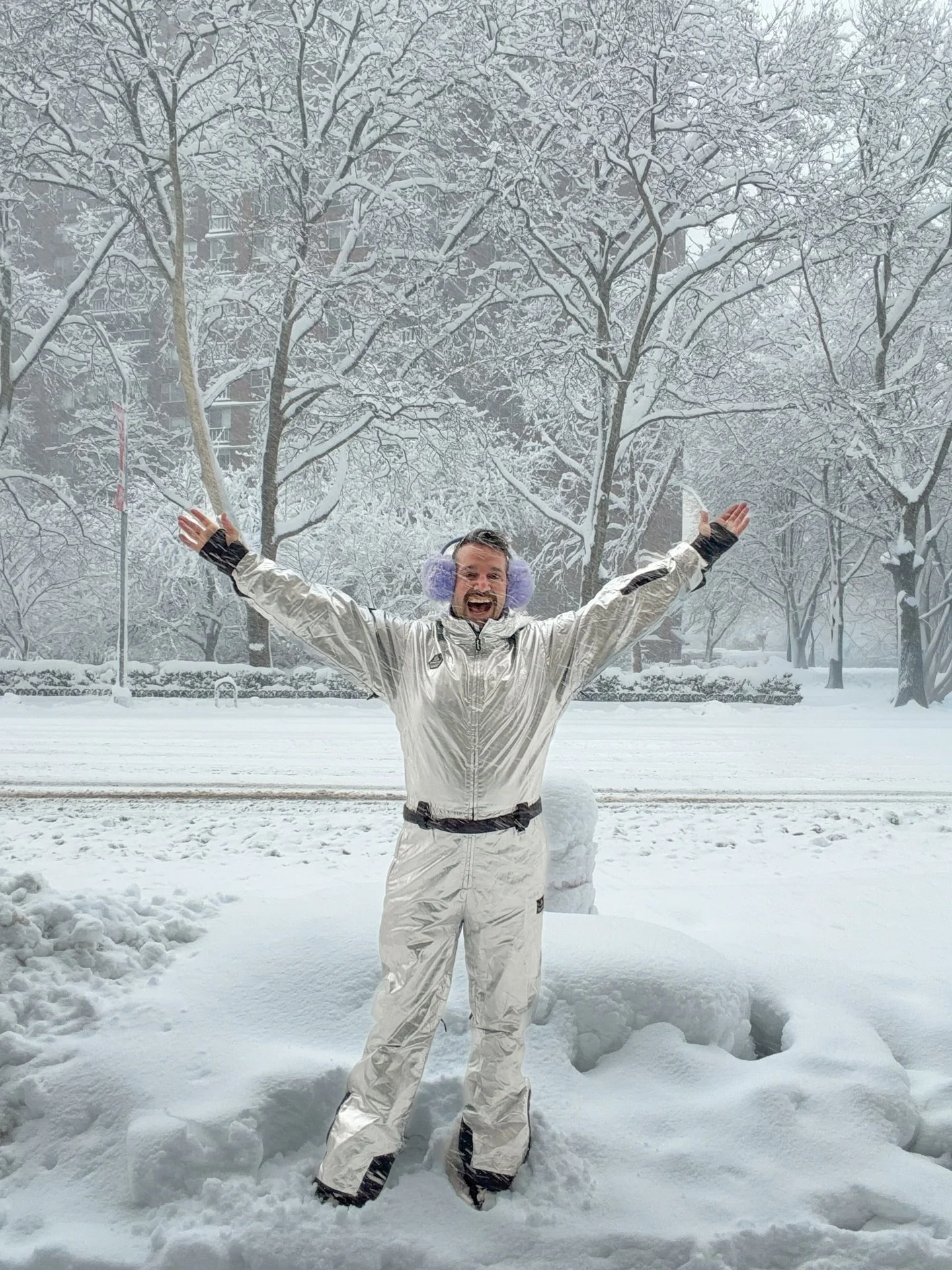 Do you want to build a snowman? 

#blizard #nyc #nycsnow