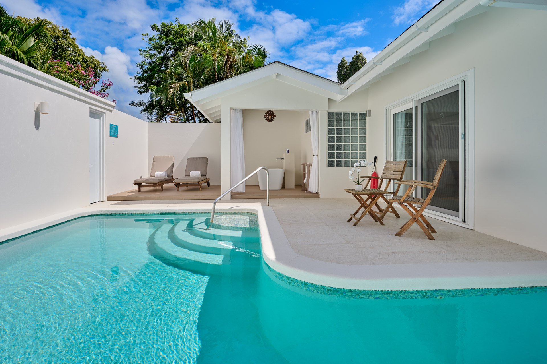 Room 10 Pool Suite-3.jpg