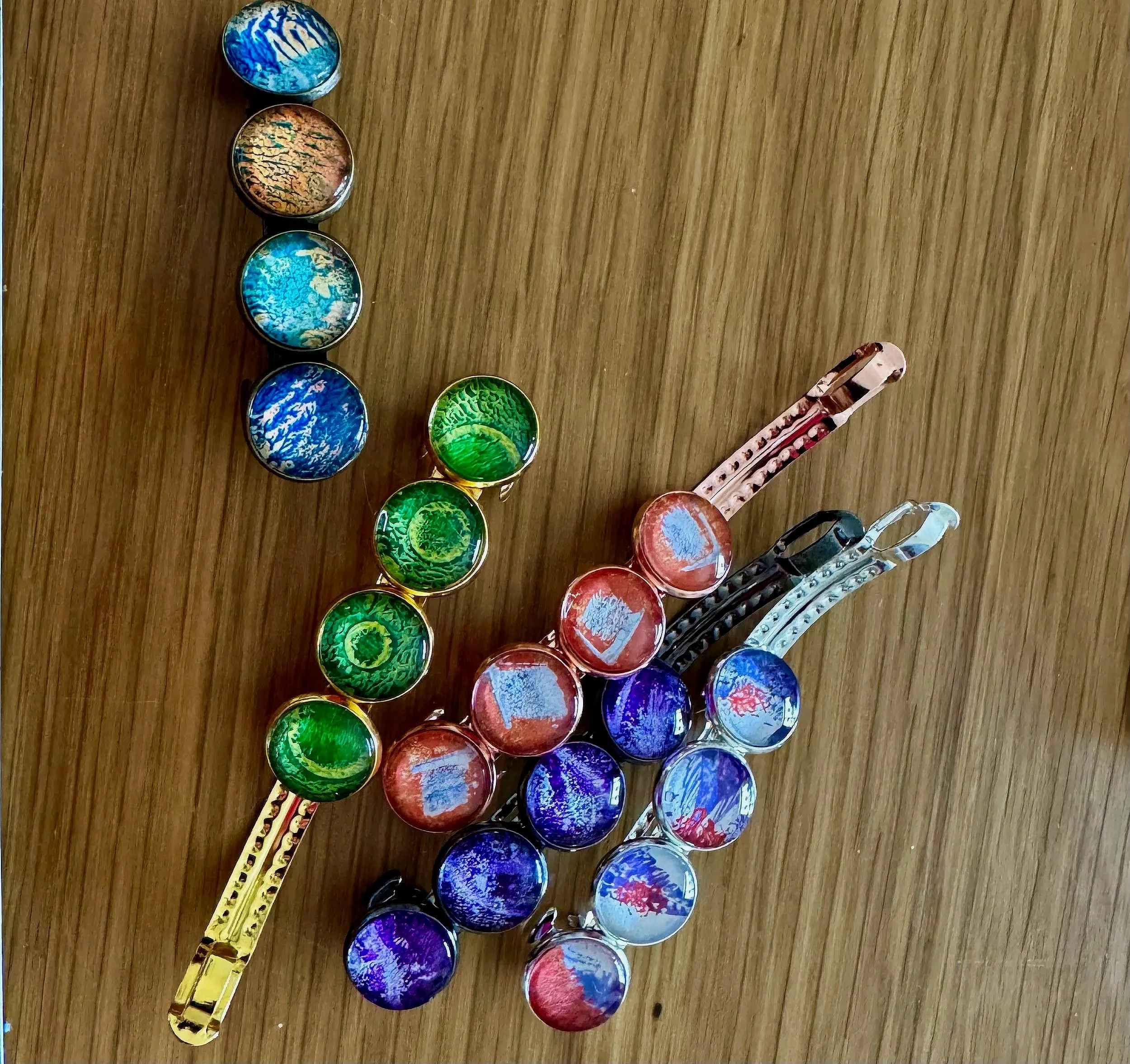 With barrettes like these, you'll never have a bad hair day again!