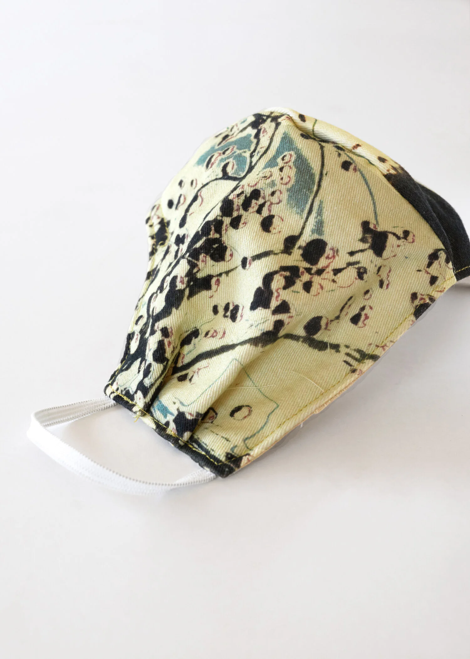 LJ+Face+Masks_Tableair-Cream-and-Aubergine+copy.jpg