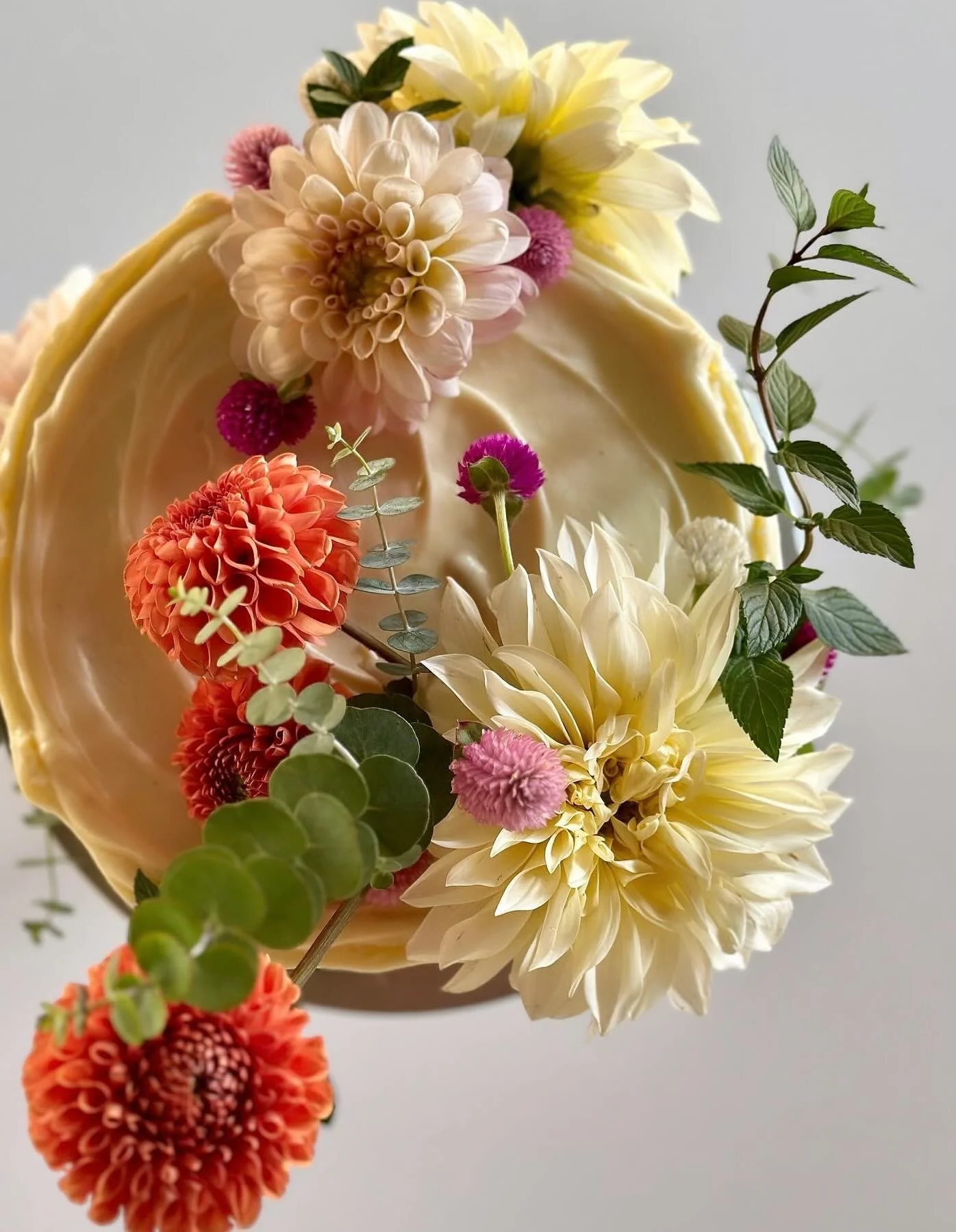 hey, beauties! popping in briefly (still on my social media break- email me if you want to connect!) to let you all know I&rsquo;ve added a couple new cakes to the menu. head to the website (link in bio) to see what&rsquo;s new and submit an order fo