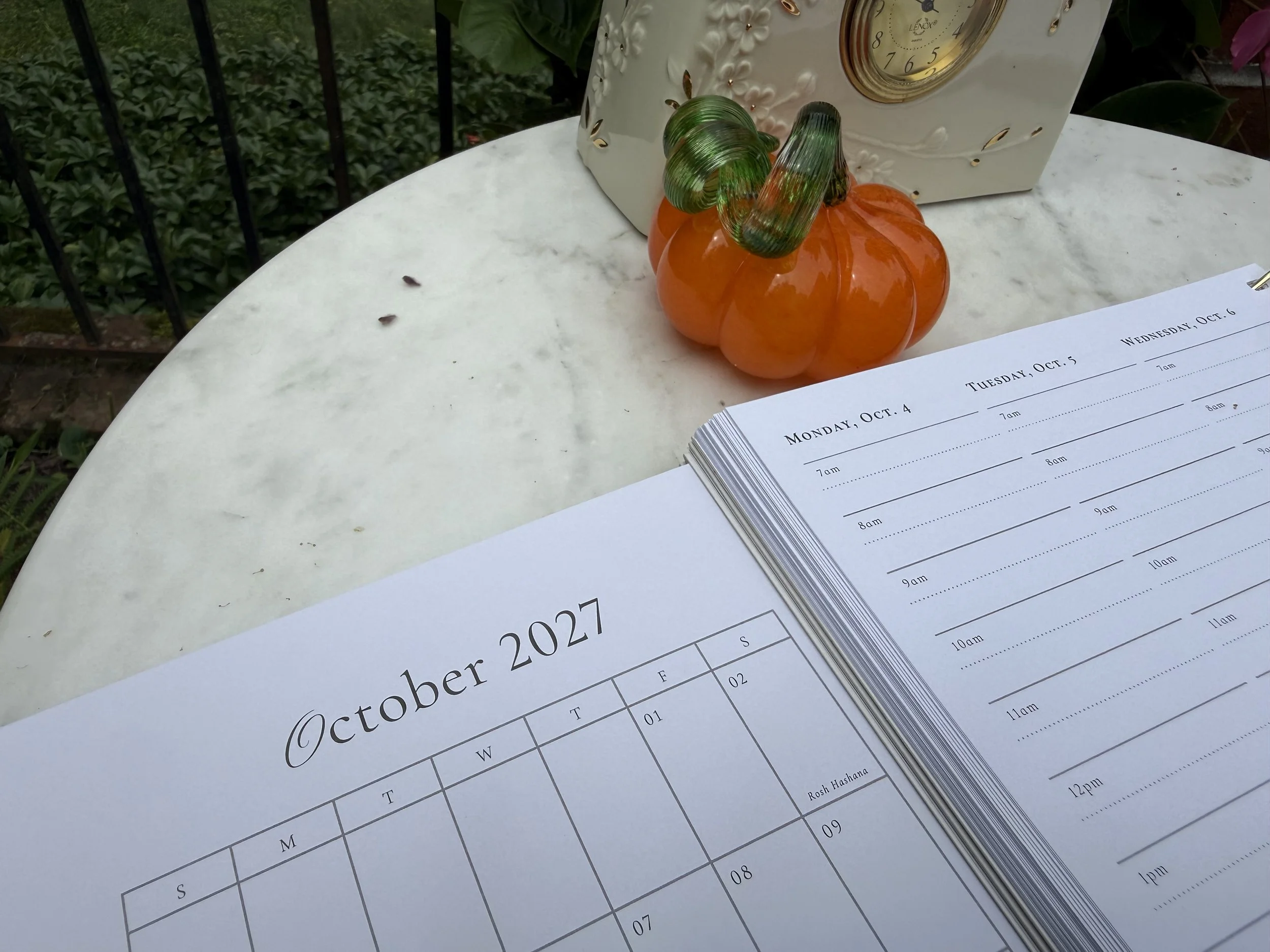Pull out monthly page for October 2027