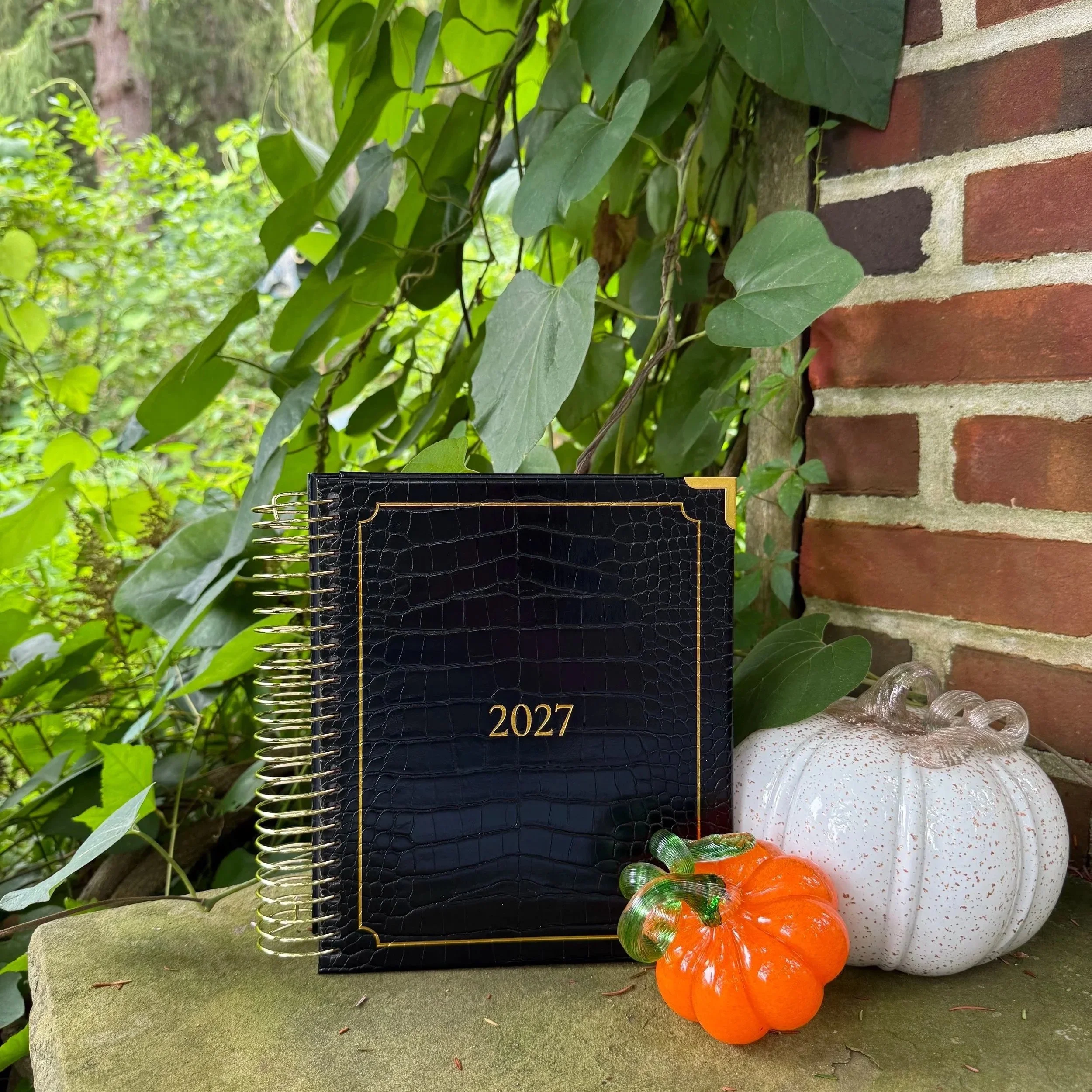 Black cover croc leather pattern 2027 planner