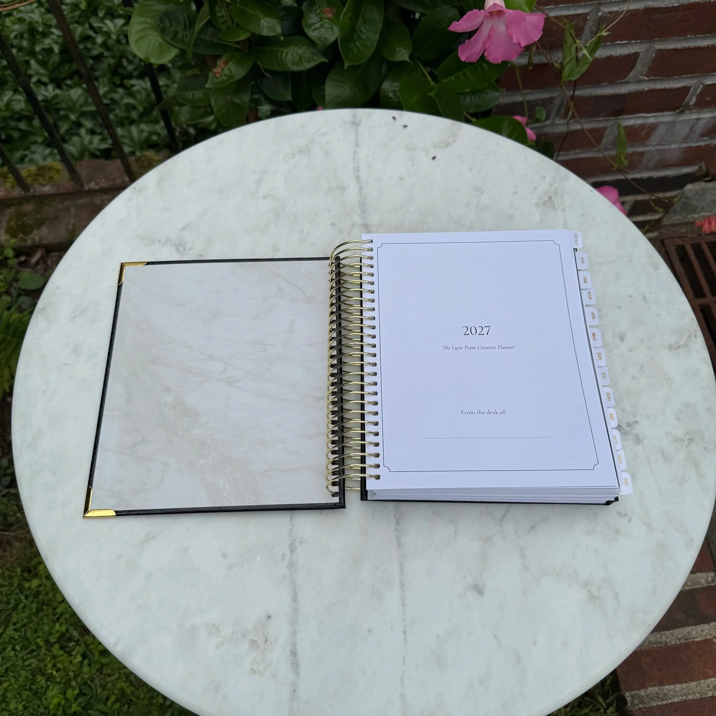 Lynx-Point-Planner-2027-Black-Croc-Vegan-Leather-interior-cover