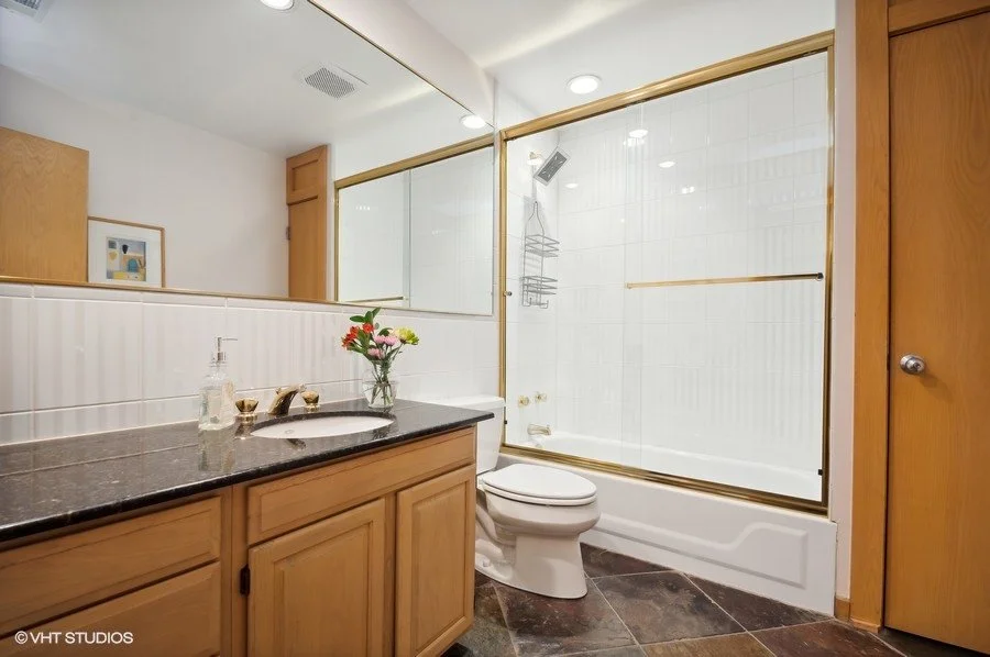 33_6215-N-Navajo-Ave-_3rd-Bathroom_Web.jpg