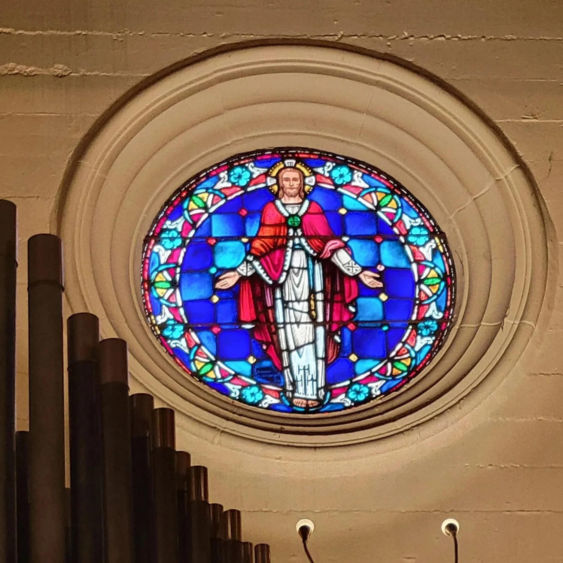 We believe church extends beyond Sunday worship.  We offer:  fellowship gatherings  pastoral care & prayer support  community outreach  seasonal celebrations & special services