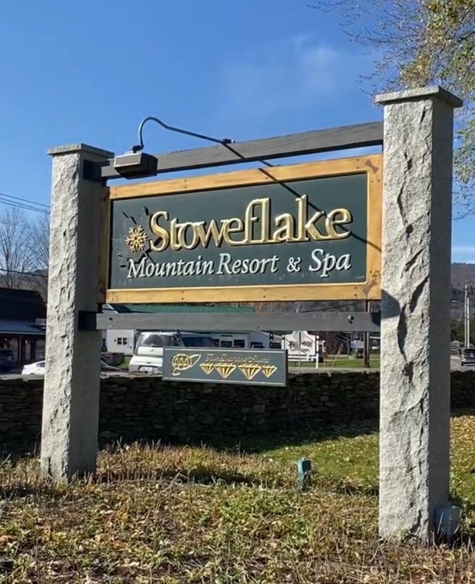 Where to Stay - I am not going to mention where we stayed because I don’t recommend it! However, we discovered the Stoweflake Inn (cutest name ever, right?!) while exploring and I want to stay here next time. It was adorable!