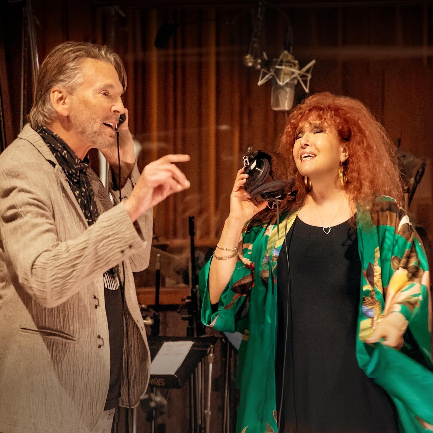 Reliant client Melissa Manchester celebrates her 50th Anniversary as a recording and concert Artist performing with client Kenny Loggins and Country legend Dolly Parton as part of her 25th album, RE:VIEW, a collection of ten of her 19 Billboard chart