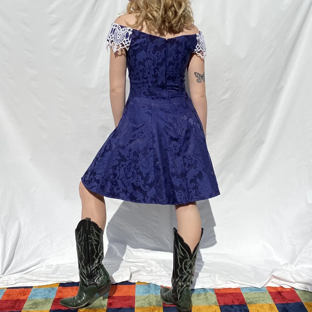 open lace back dress 1980s Heart Shaped Strapless Gunne Sax Rosette and Ruffle Prom Dress   HobbyBobbins