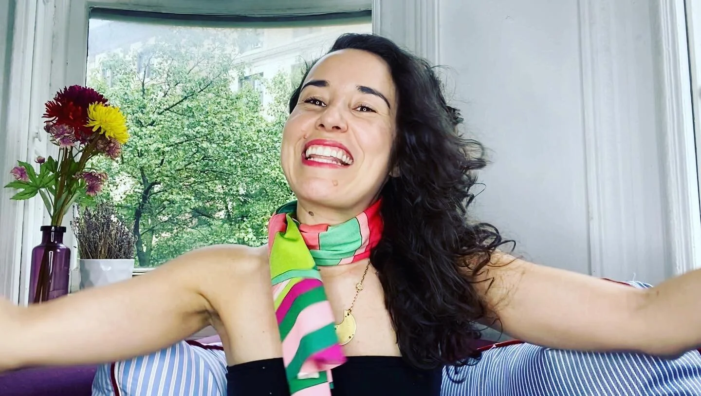 Do you remember making &ldquo;pinky promises&rdquo; with your BFFs when you were a little kid? How many times did you keep them, and how many times did you break your promise?
...
🌈When I look back, I made a lot of promises that I did not keep. Out 