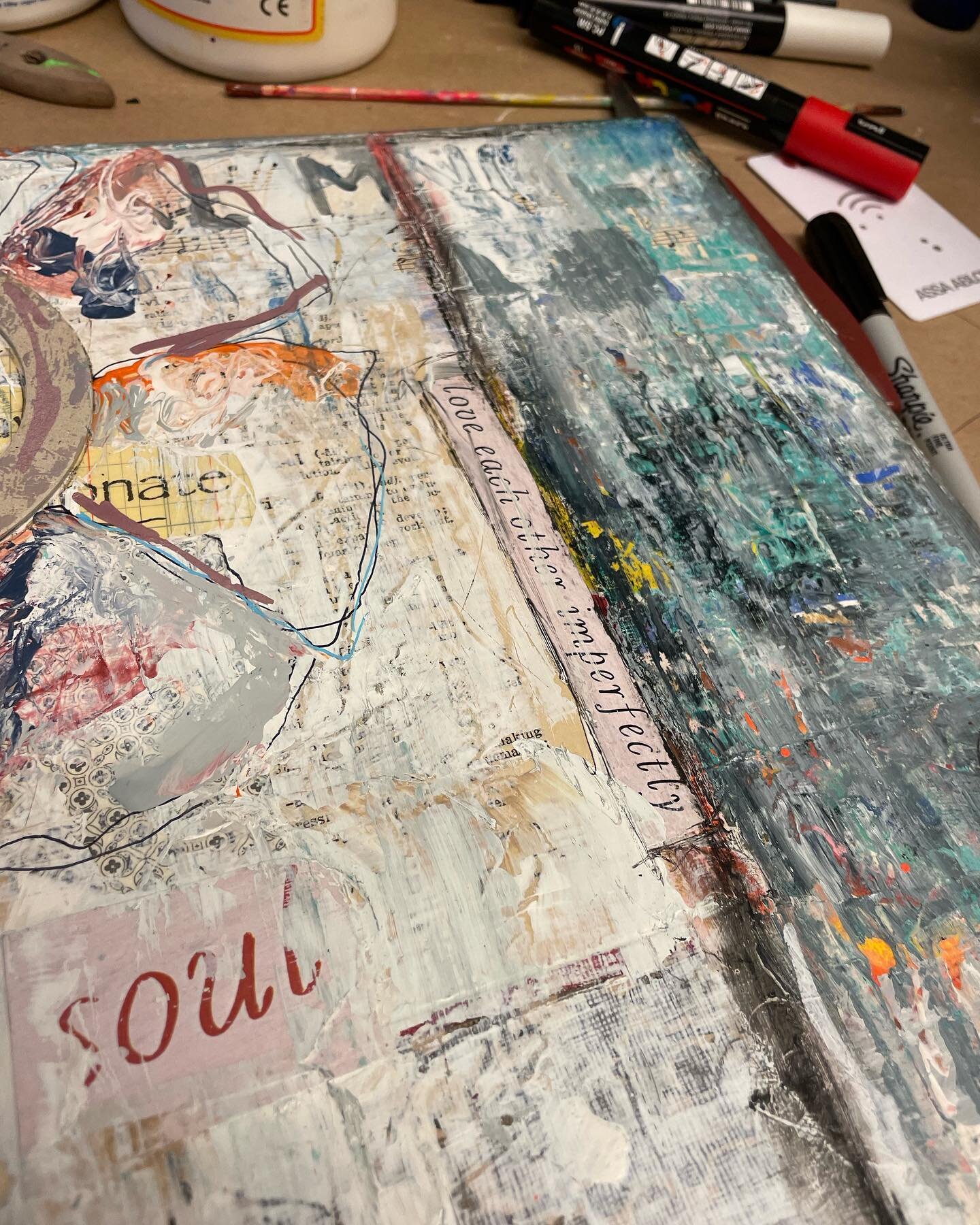 &lsquo;Love each other imperfectly&rsquo;

It&rsquo;s funny how messages show up unexpectedly but so on point. Pulled this WIP out of the moth balls this morning. Can&rsquo;t wait to see where it goes. 💖

# Bainbridgeislandart #mixedmedia #WIP #coll