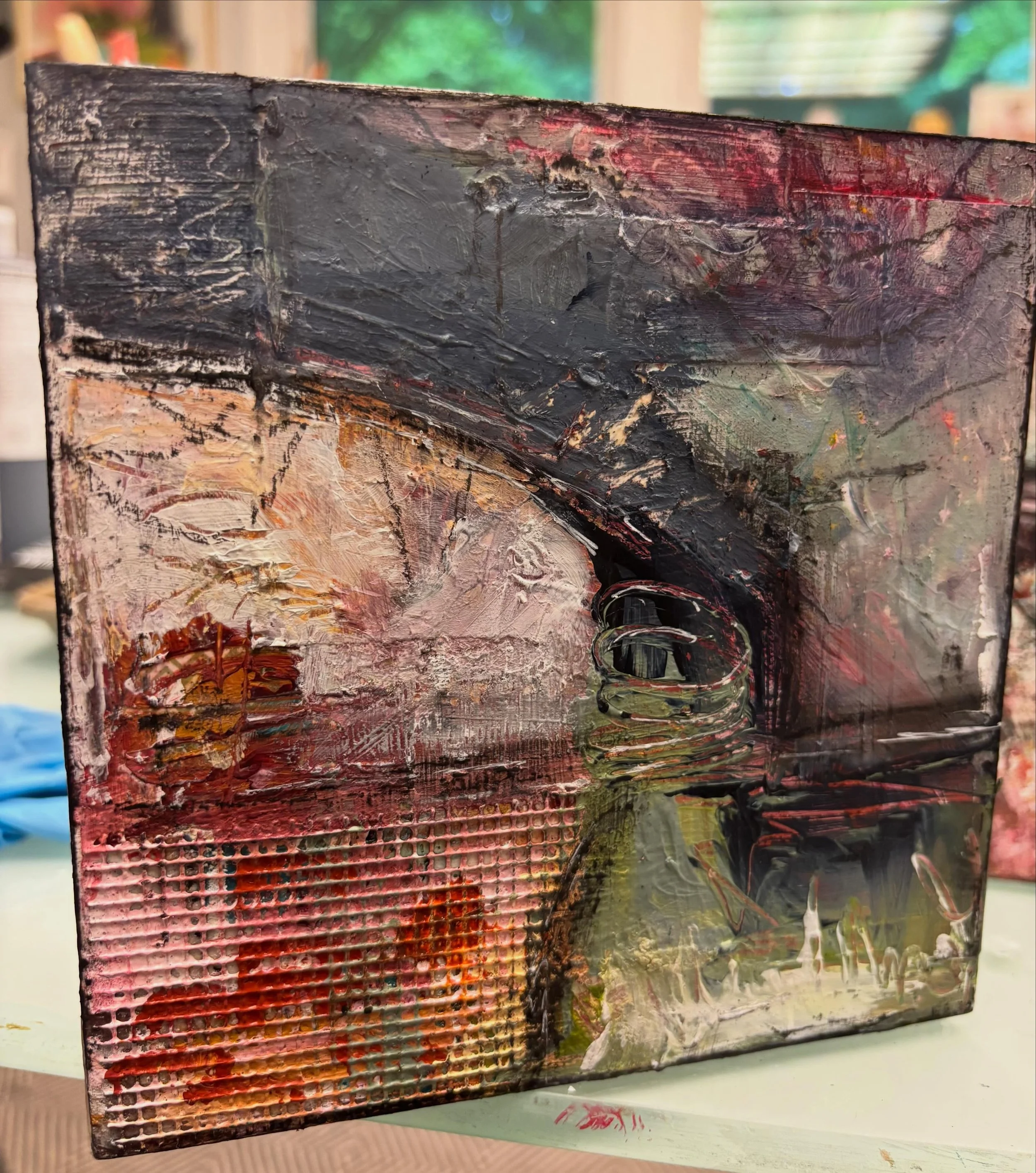 I never quite know what will show up when I start. These pieces feel like something shifting. tight spaces, then openings.

Tunnels. Doors.
Not an ending. Just another path.

#abstract #bainbridgeislandart