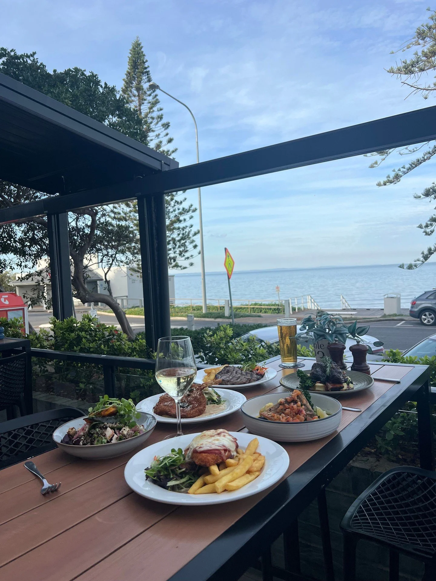 Full tables by the water never get old.

We&rsquo;re serving breakfast, lunch and dinner every day from 6:30am, so whether you&rsquo;re chasing a sunrise coffee or a long lunch by the bay, we&rsquo;ve got you covered.

Book a table and settle in by t