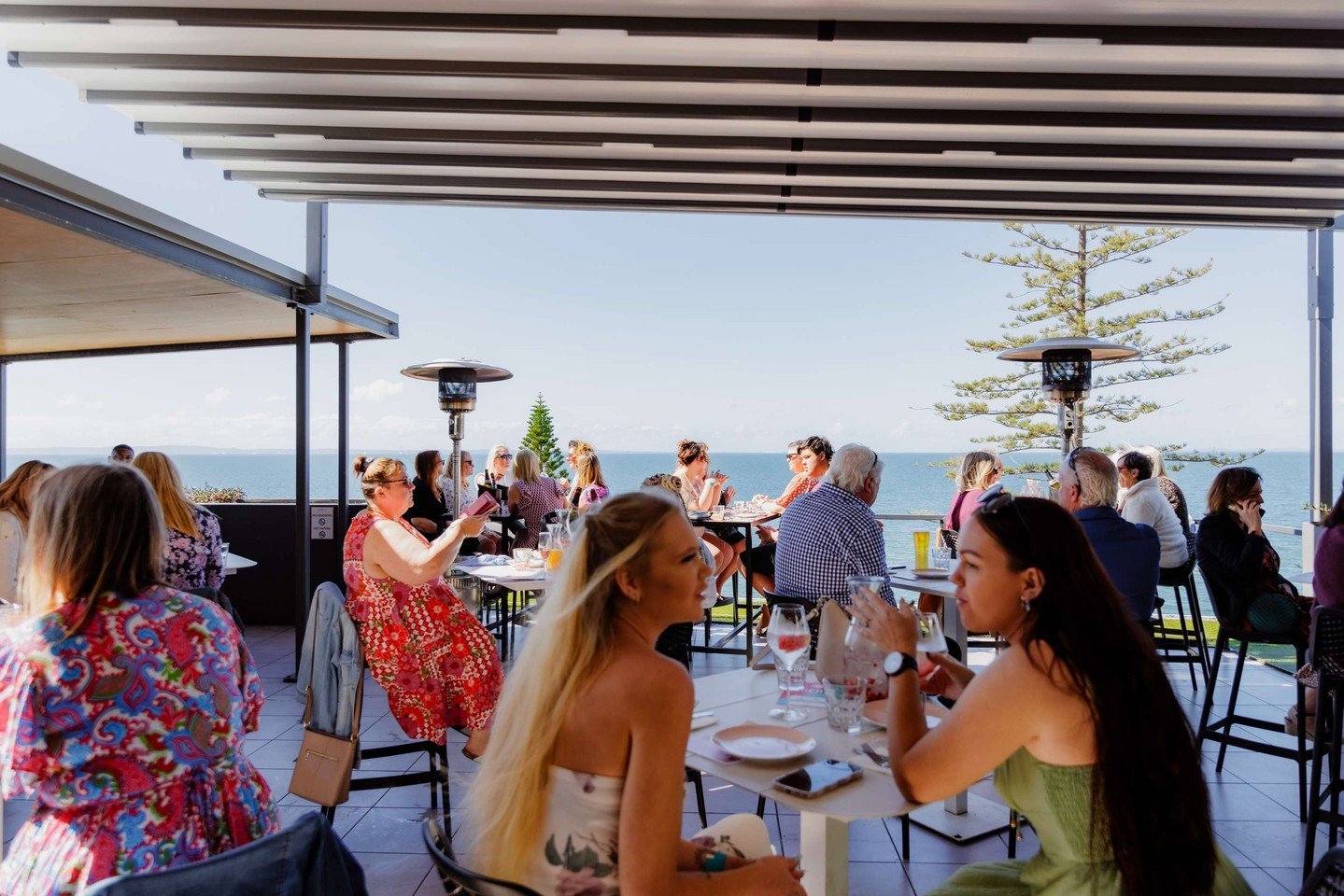 What's on this week at Sunny's:

December 15th: Monday - $24.90 Parmy &amp; Pot available from 5pm!
December 17th: Wednesday - $24.90 Steak Night available from 5pm!
December 18th: Thursday - HP Books Christmas Trivia (LIMITED TICKETS REMAIN)
Decembe