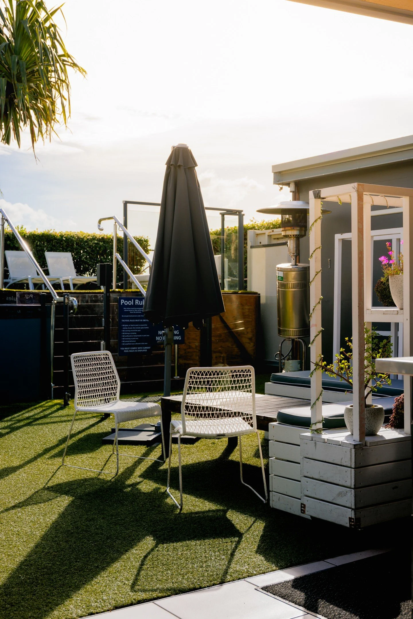 Live music all weekend at Sunny&rsquo;s 🎶
Saturday
Wine Club 1&ndash;3
Funkatonic (live three-piece) 5&ndash;8

Sunday
Erin Ritchie 2&ndash;5

Cocktails flowing, good vibes all weekend 🍸 see you on the rooftop