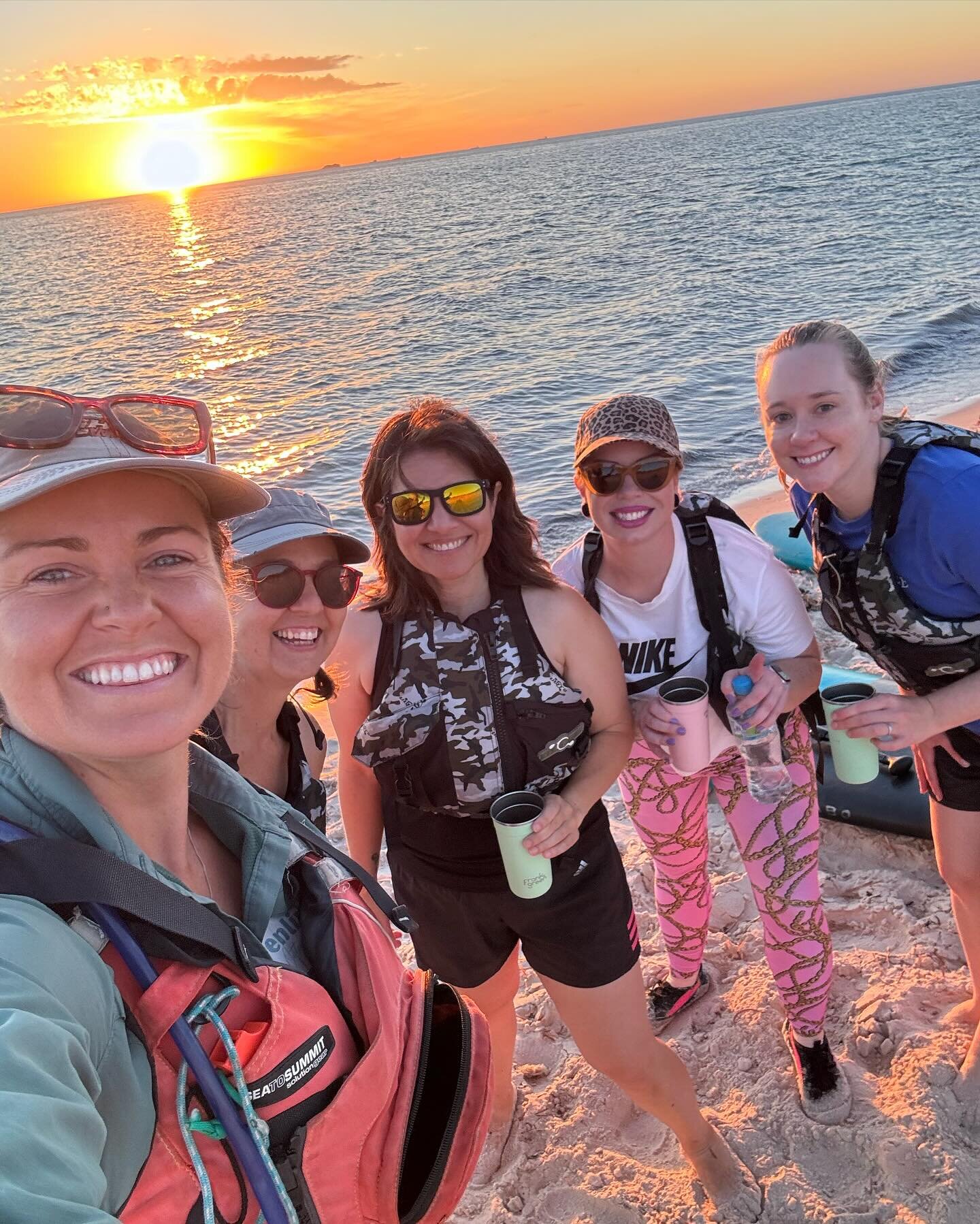 Happy Easter from me and tonight&rsquo;s sunset supers! 🐣
May your long weekend be full of sunshine, outdoor time, movement, connection, rest and great food!

It&rsquo;s been a magical birthday week and i couldn&rsquo;t ask for more than tonight&rsq