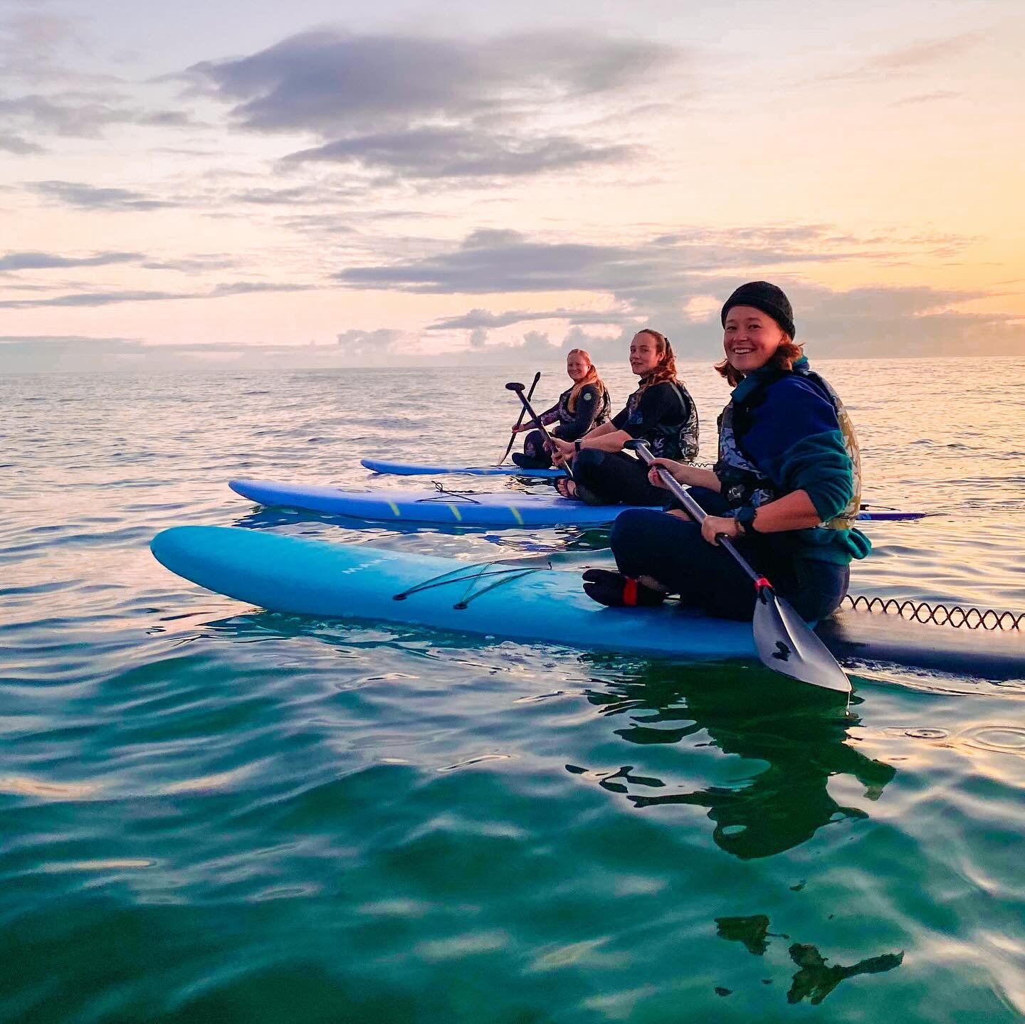 FINAL SUNSET SUP ON THE SEA for the season tomorrow night!

Sat 27/4
4:45pm-5:45pm
No wind
No swell
High Tide
Full Moon.

Link in bio to book for your last chance to sup with me until October!

#enliven #standuppaddleboarding #sup #adelaide #womenout