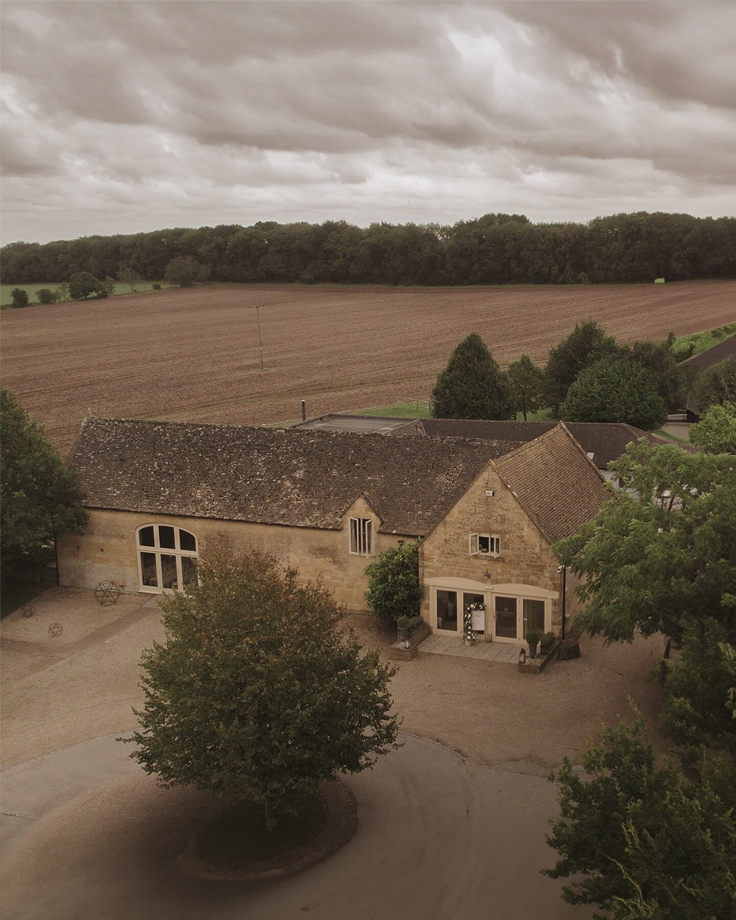 Moody skies at @lapstonebarn, a classic Cotswolds wedding venue where 18th century charm meets modern sophistication. I&rsquo;ve been filming wedding celebrations here for five years and it&rsquo;s an honour to be a recommended videography supplier a