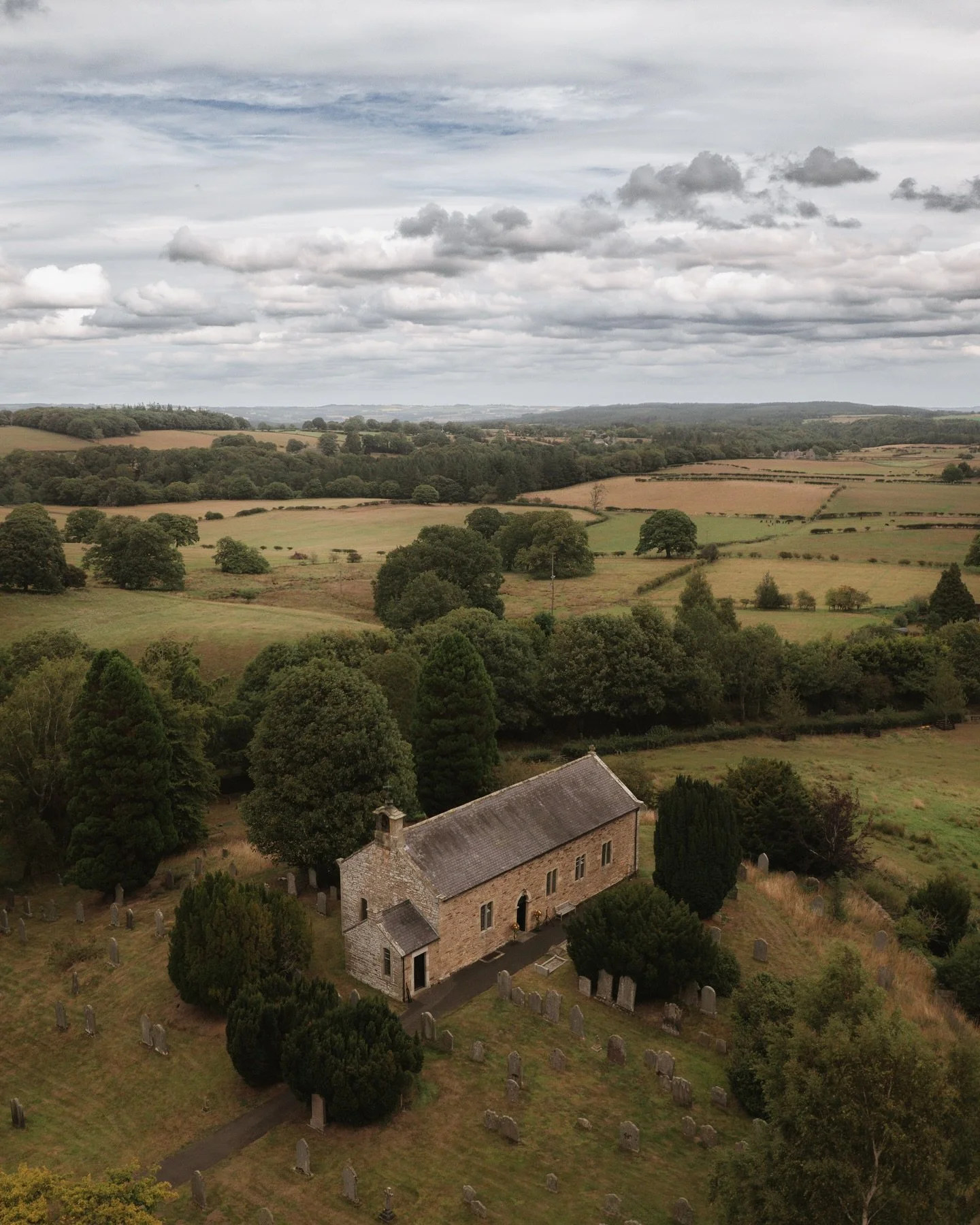 I&rsquo;m sure this cute little church in Hexhamshire has been busy throughout the years, but on Saturday it was full to the brim! Guests expertly arranged like human Tetris, hats and outfits intact. A joyful ceremony for Sophie and Alex, which I suc