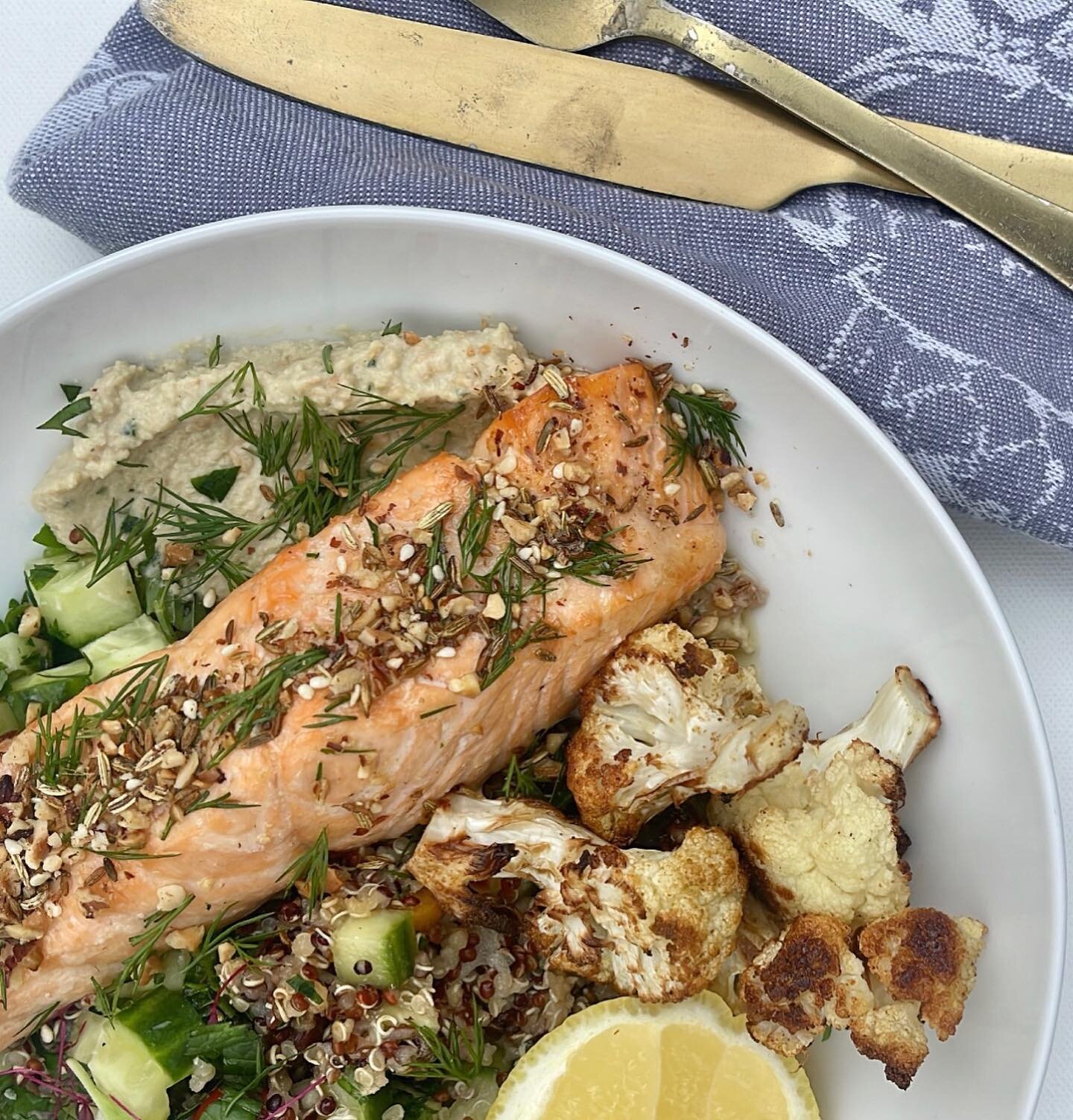 Ingredients to fight inflammation ➡️ 
Omega-3s are critical for overall health.  Next week, we are delivering our dukkah-crusted salmon &amp; hope that it helps customers eat better &amp; feel better. 
Order at the link in our bio. 

#clcmeals #eatbe