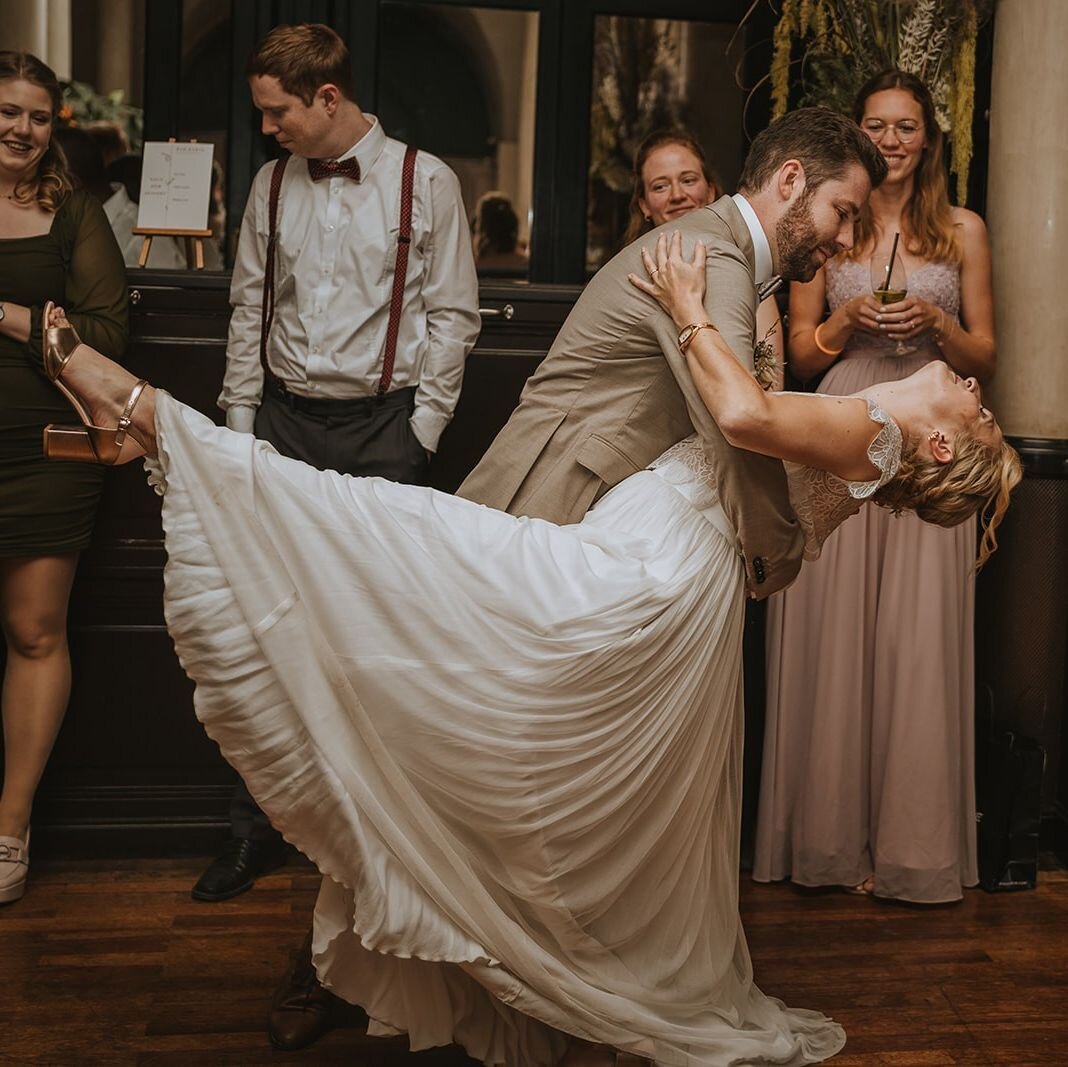 Jasmin &amp; Christian war zu Beginn ihrer Hochzeitsplanungen bereits klar, dass sie gerne in ihrer Heimatstadt M&uuml;nchen heiraten w&uuml;rden. Und was bietet sich f&uuml;r eine freie Trauung, die trotzdem im Gr&uuml;nen stattfinden soll, daher be