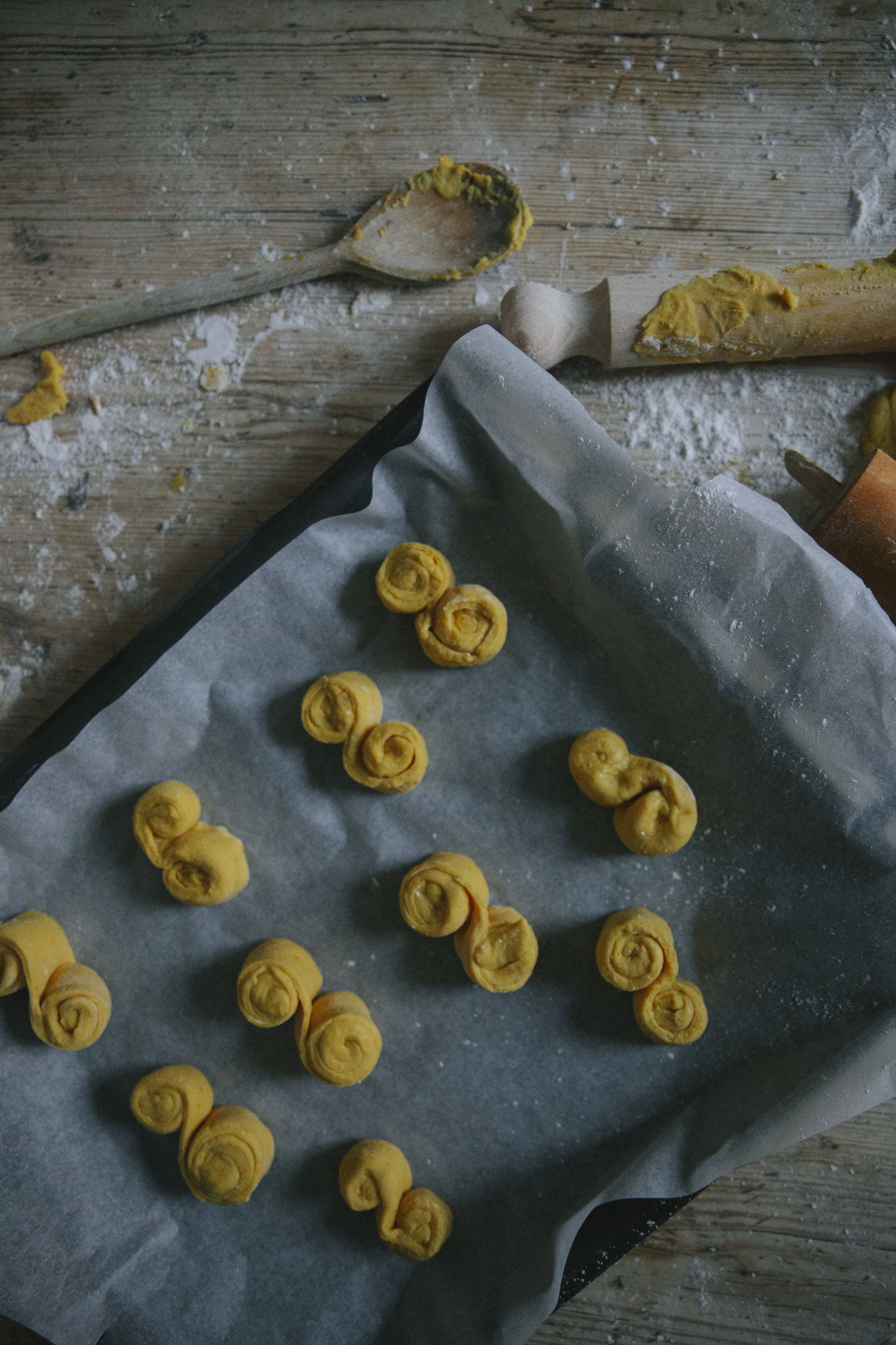 Lussebullar - Swedish saffron Christmas buns