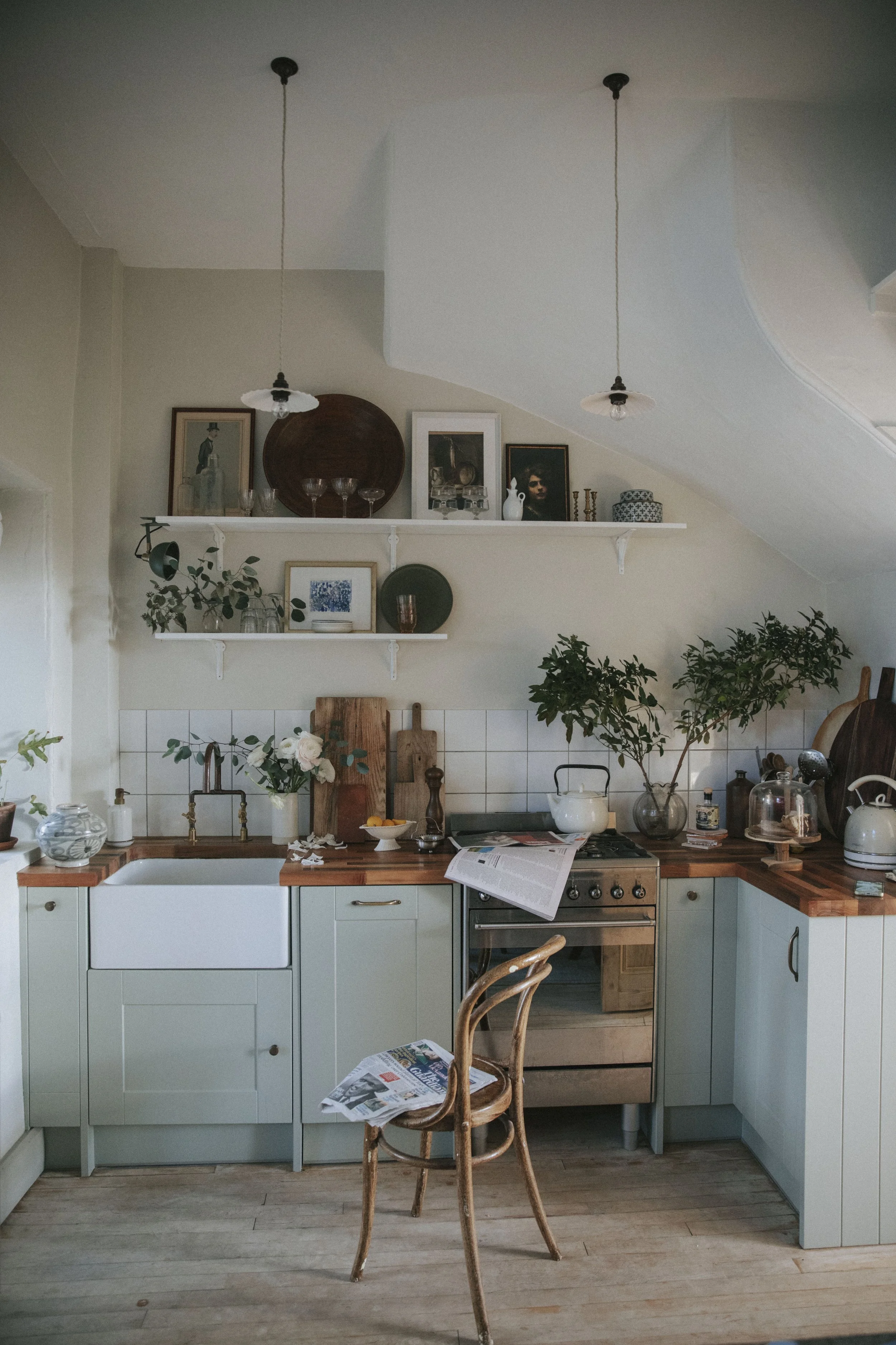 How to … style open shelves 