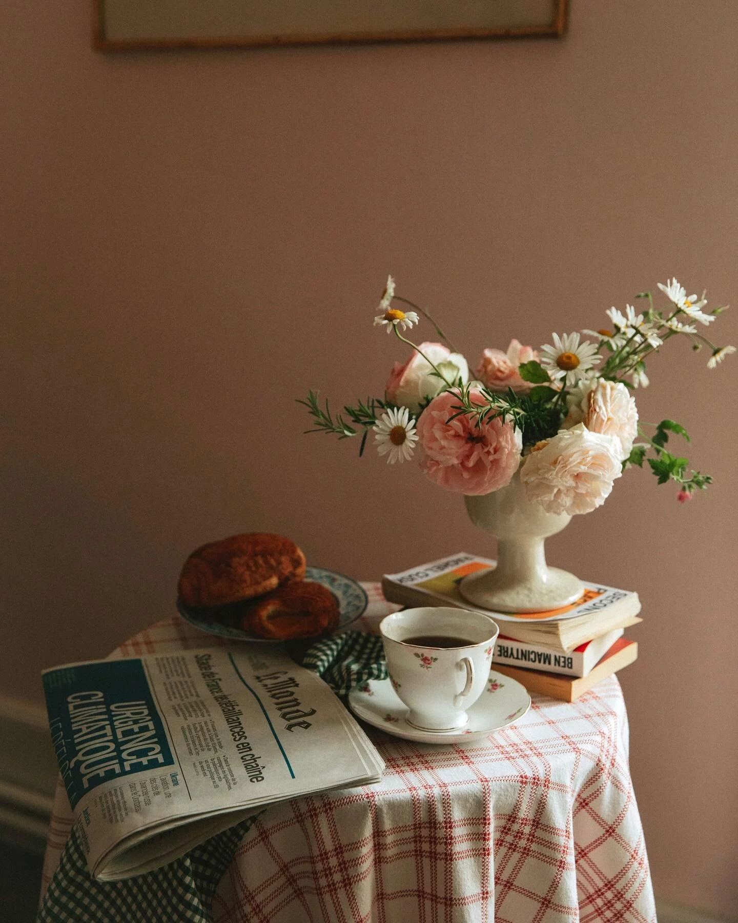 Happy Friday my friends! Being back home after a couple of weeks away is such a joy. Coming back to all the things the house holds. The items we&rsquo;ve collected over the years, mixed, now, with a couple of new things brought back from France. One 