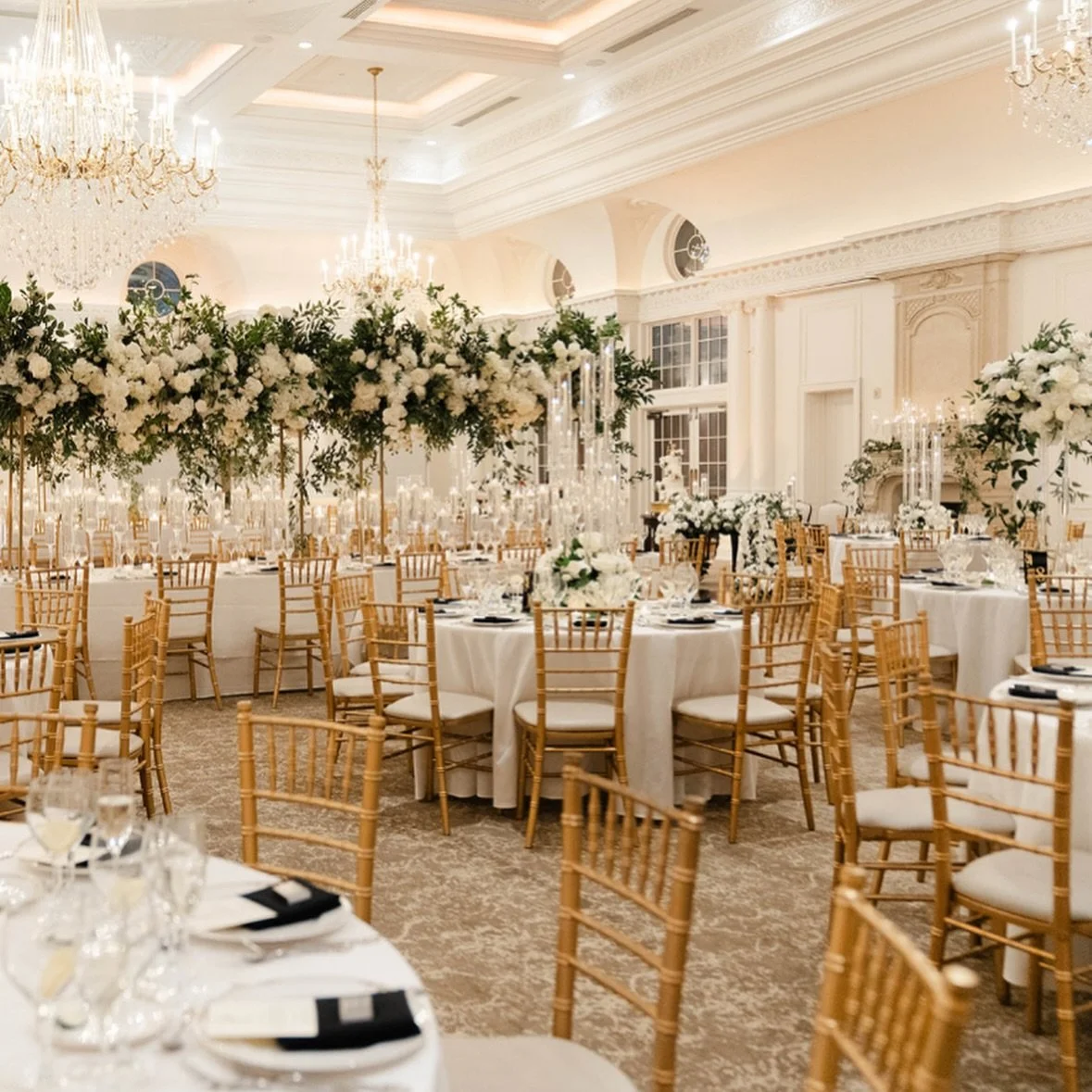 ✨Attention Luxury Planners & Designers✨
You Grow Gal is currently welcoming collaborations with top-tier planners in NYC, NJ, PA, and destination markets. We specialize in refined fresh and silk floral design, crafting unforgettable moments throu