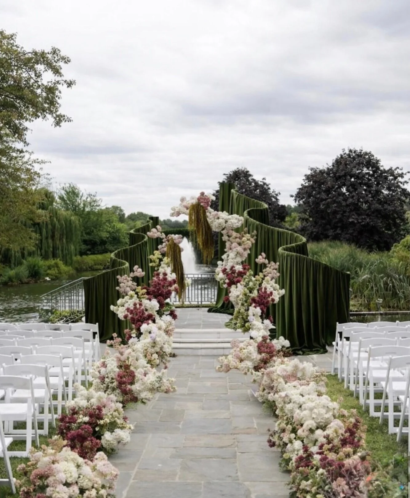 A sculptural ceremony designed to feel effortless, editorial, and completely one of a kind. Flowing lines, layered florals, and movement that transforms your altar + aisle into a full experience.

Not just an arch&hellip; a moment.

*** this is a sne