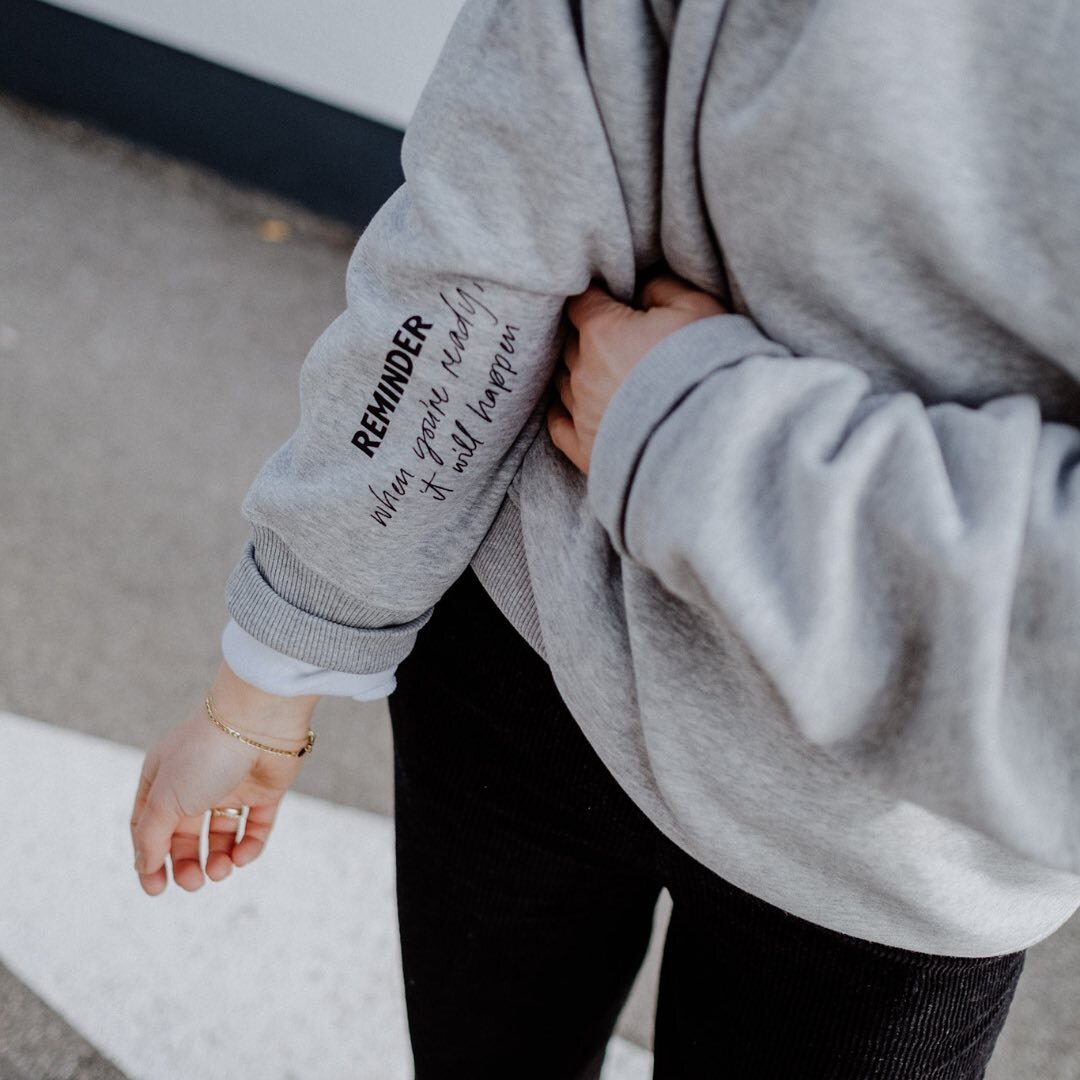 It&lsquo;s subtle⁣
It&lsquo;s powerful⁣
⁣
It&lsquo;s your daily reminder, so that you never forget:⁣
when you&lsquo;re ready, it will happen! 💥⁣
⁣
⁣
⁣
⁣
#letsgogirls #thereminder #itwillhappen #lesshustleplease #dontrushit #sweaterweather #lesshustl