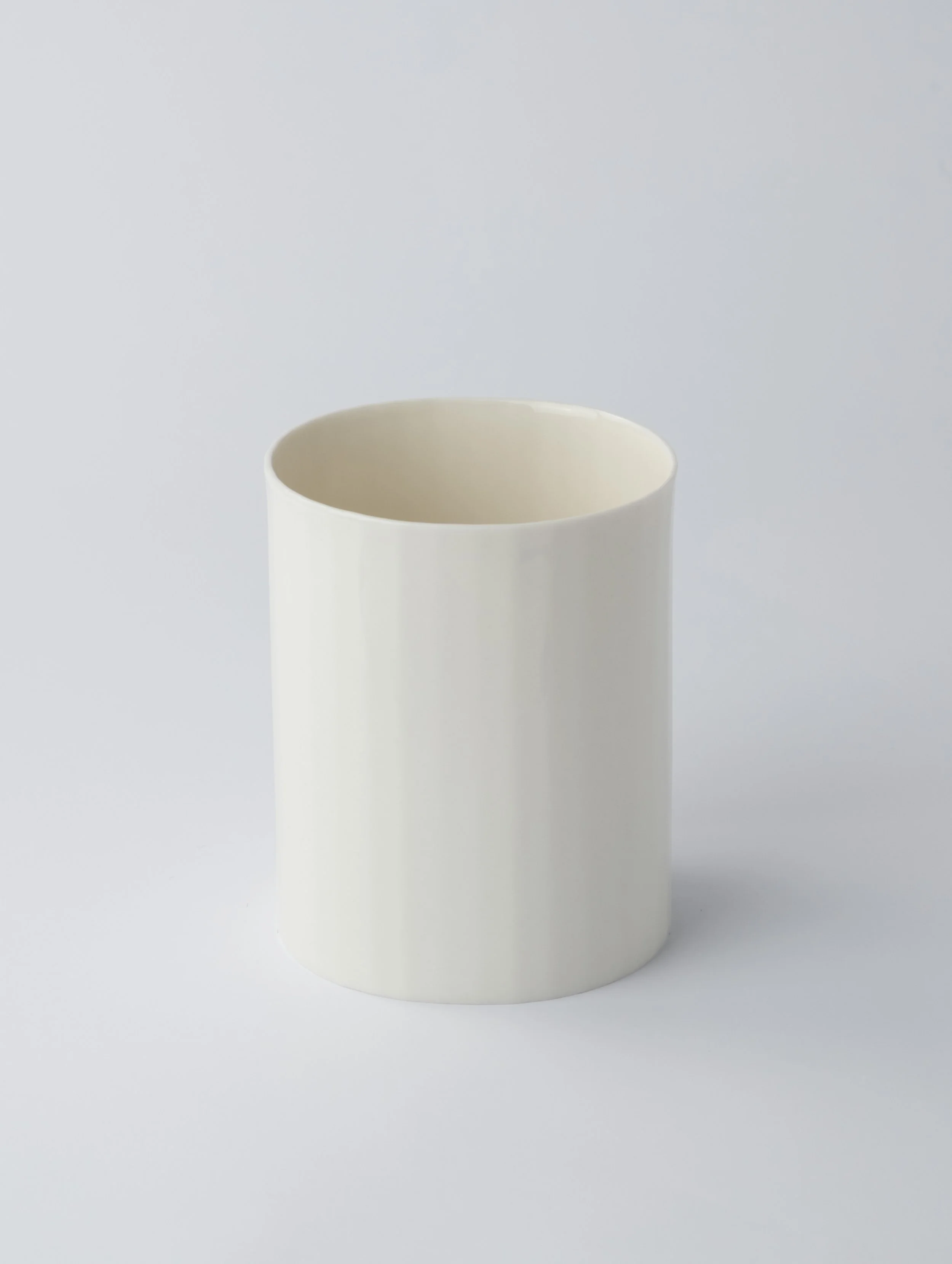 Pots-Facettes-M-Blanc-1.jpg