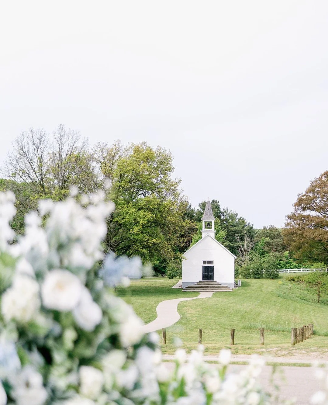 Spring at an outdoor Michigan wedding venue is its own kind of beautiful - blooming gardens, soft golden light, an atmosphere that feels both alive and unhurried.⁠
⁠
The estate comes alive in spring in a way that genuinely takes your breath away. And
