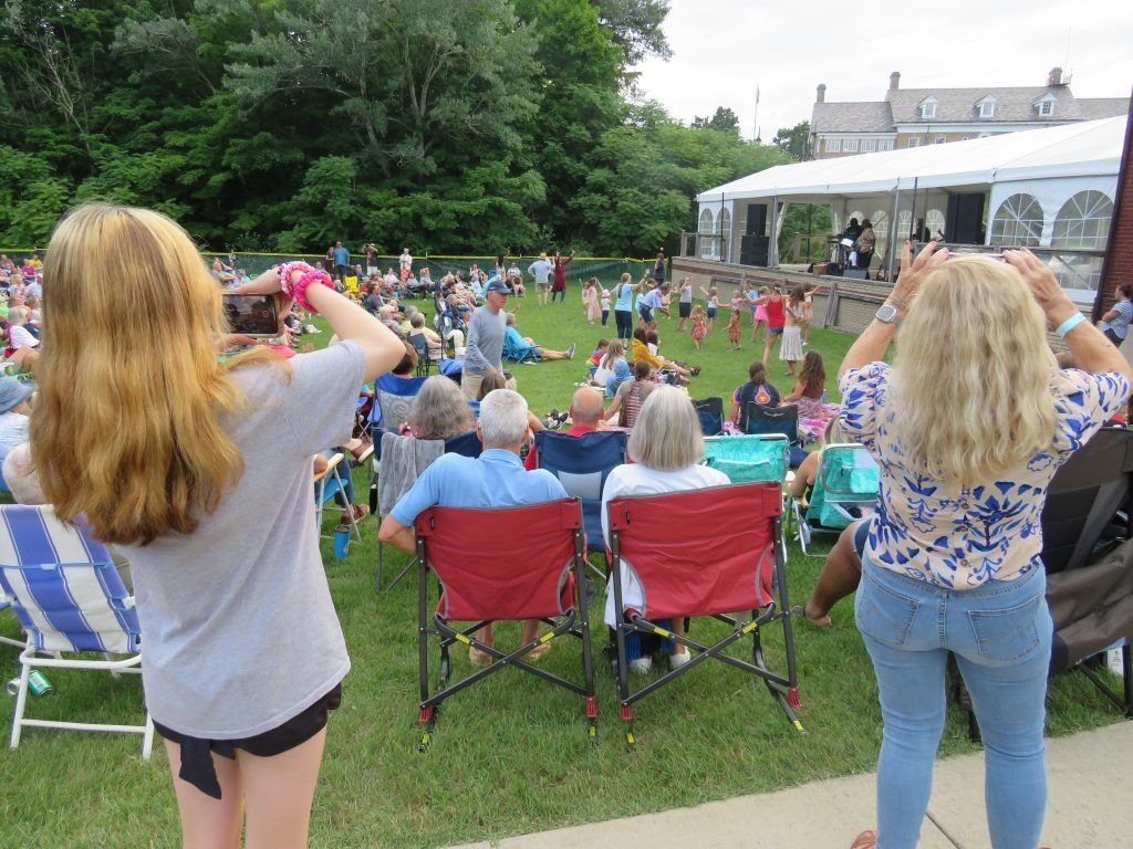 concert goers.jpg