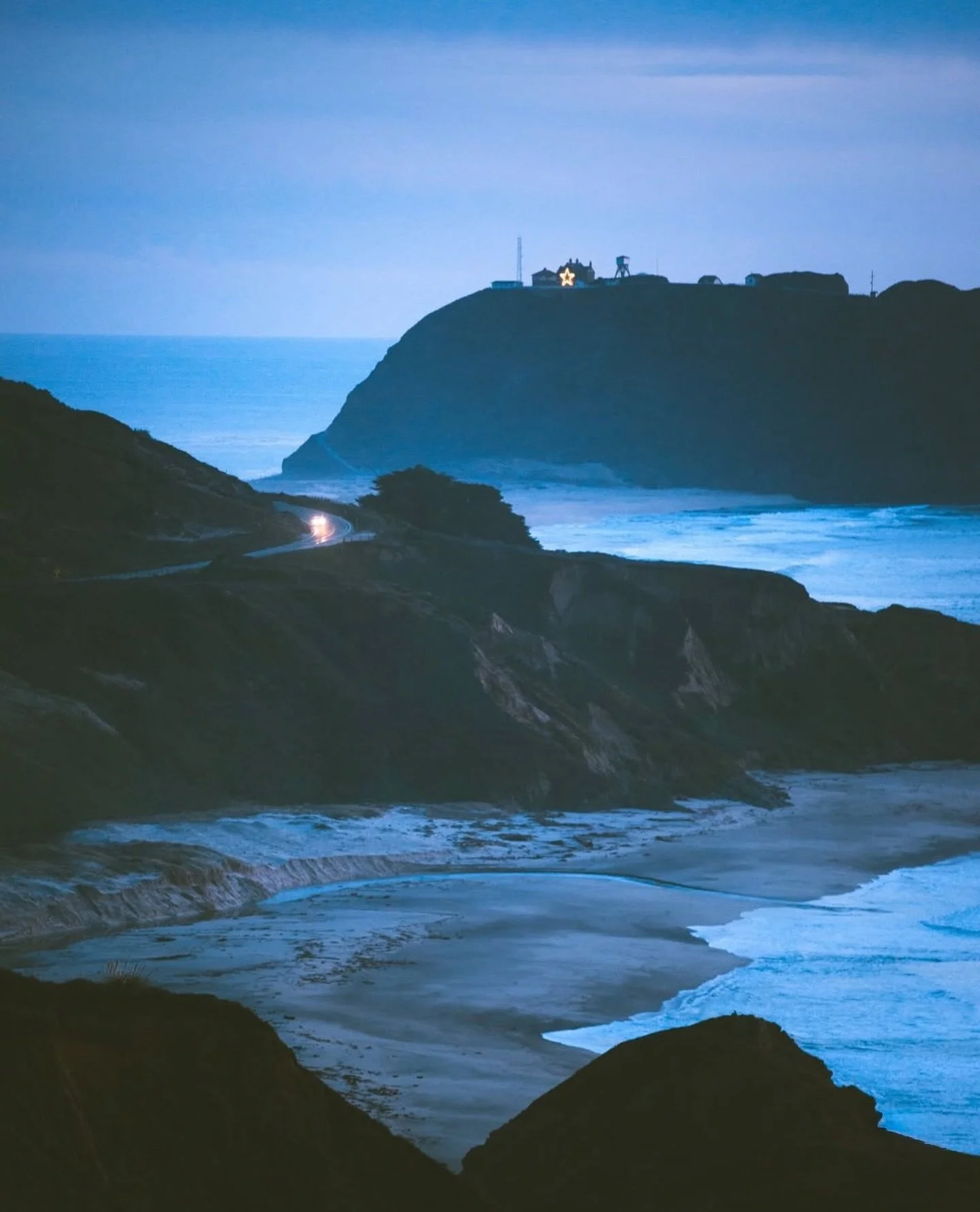 Twas the night before Christmas in Big Sur. By the sea the cliffs stood in silence, wild waves roaming free.
Redwoods whispered softly, moonlight kissed the shore and the magic of Big Sur felt brighter than before. 
✨🌲🌊

📸 @nathanielwise 

#bigsur