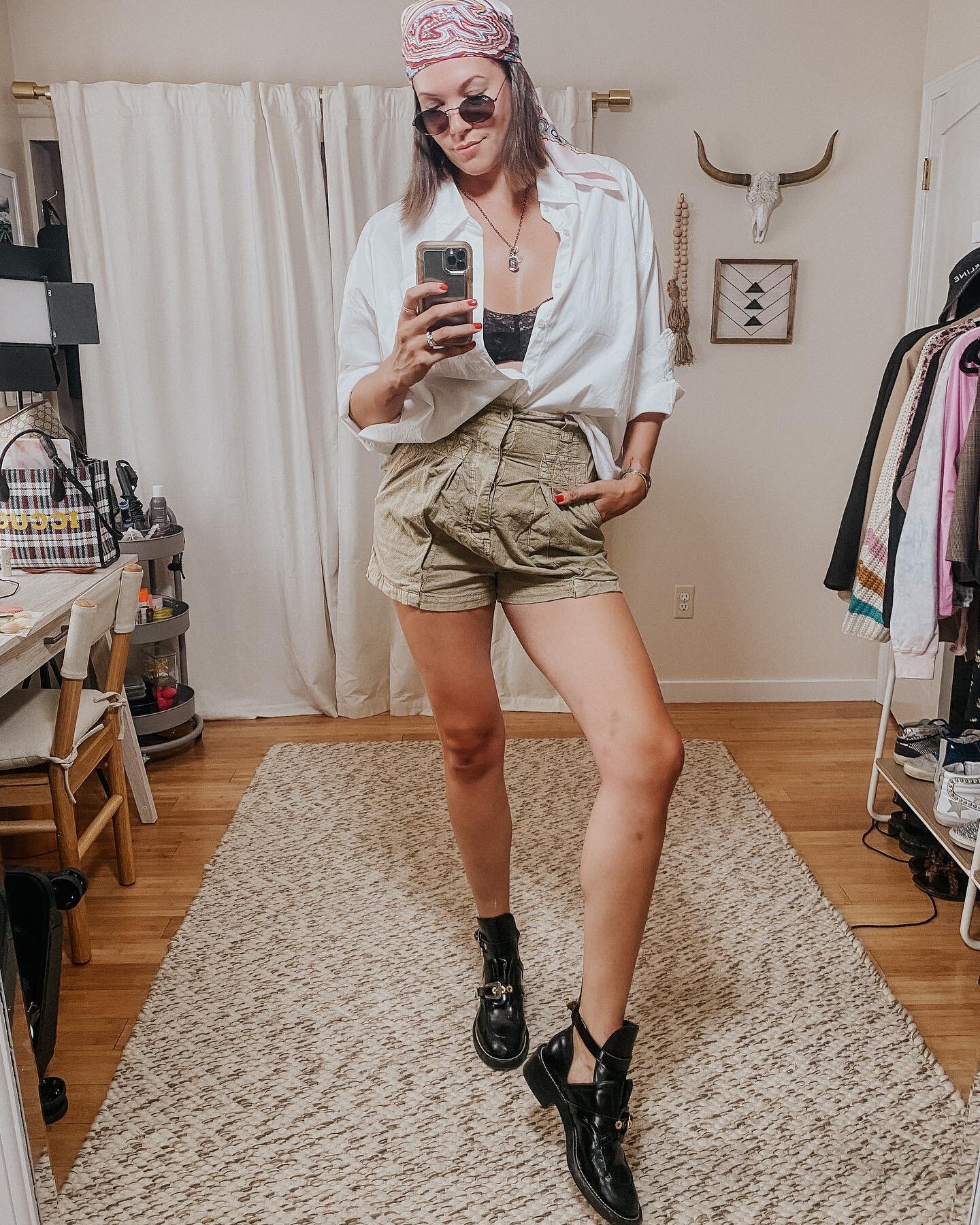 Then some days I feel like a style pirate ⚓️ (Gotta love a killer shoe find on @poshmark!) 
.
.
.
.
.
#ootd #fashion #style #neutralstyle #hermes #r13 #freepeople #rayban #balenciaga