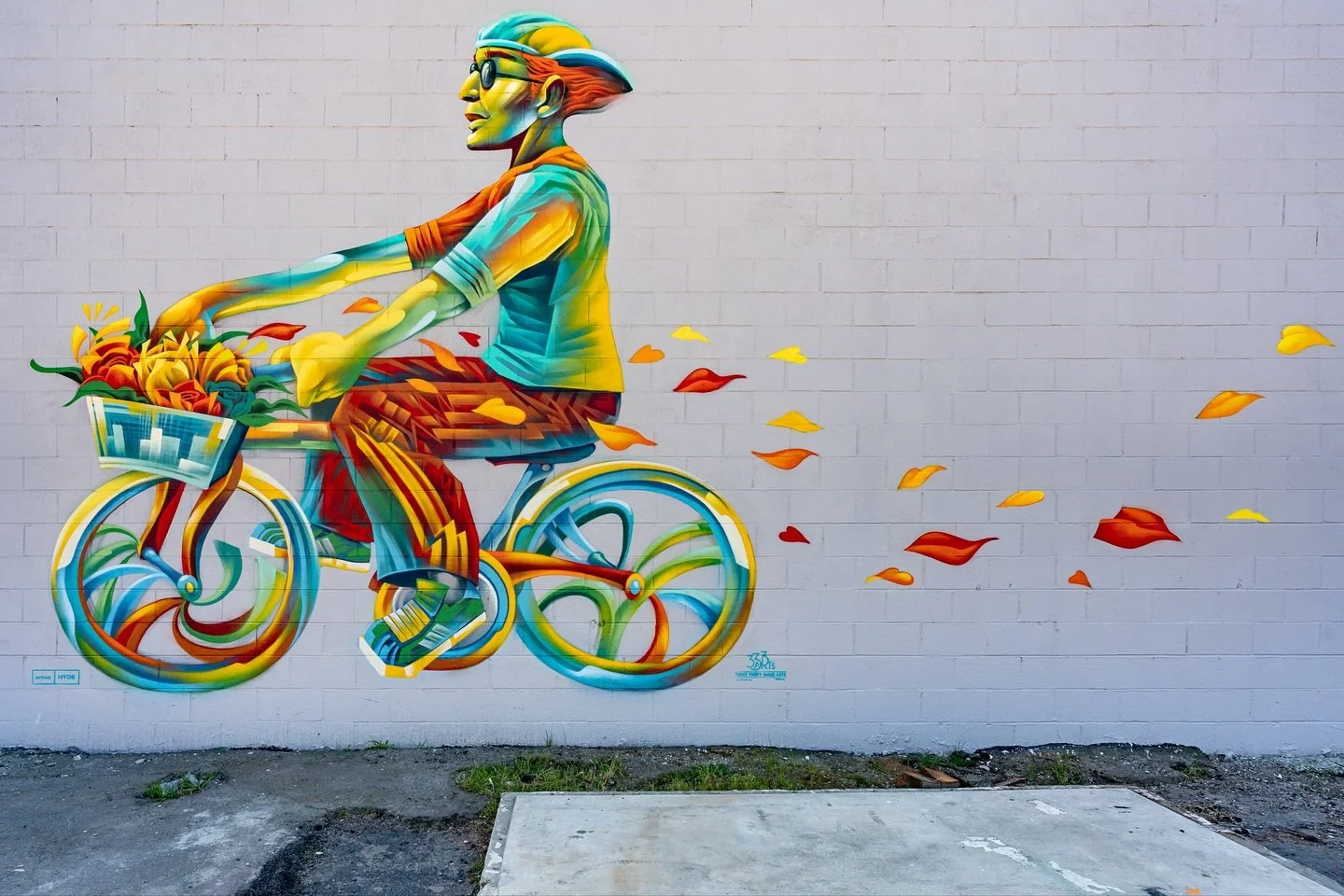 Alameda Gateway Mural - first public art you see coming to Alameda from Oakland via Webster Street Tube
.
&ldquo;Island Crusin&rdquo; Three Thirty-Three Arts &amp; David Cho
.
#333Arts #alamedapublicart #hydeone #alamedacountymural