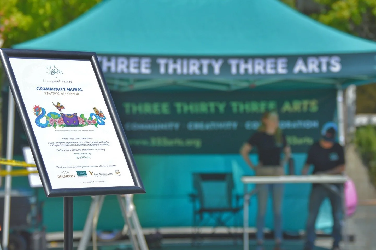 Fun Fact: Three Thirty-Three Arts was the very first team to paint a public mural in the City of Lafayette, Ca.
.
It&rsquo;s located at the most prominent spot in the entire city on the corner of Mt. Diablo Blvd and Red Hill Rd
.
This mural was a gro