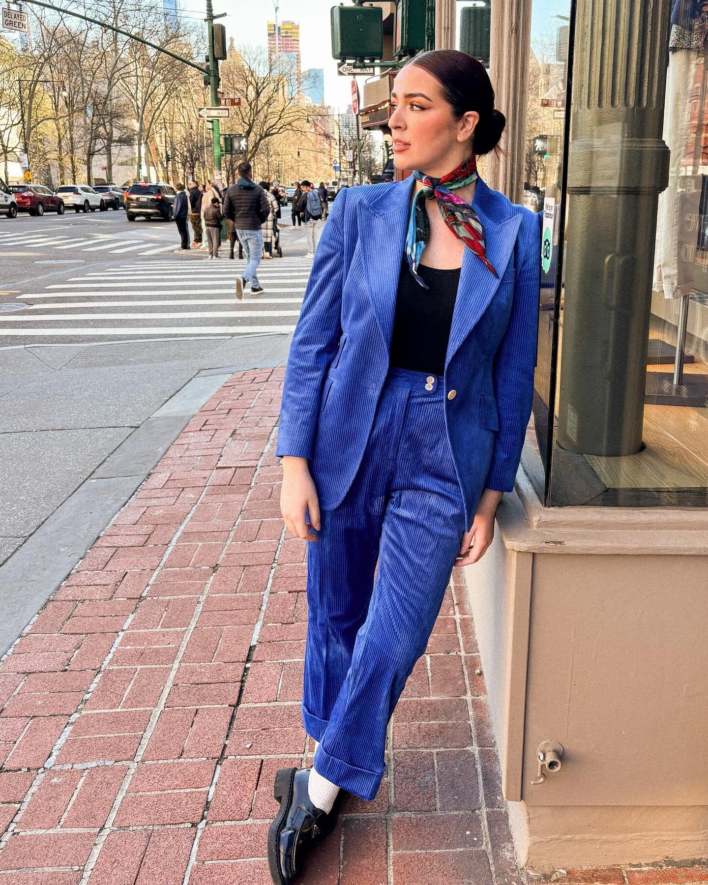 @glamytamy stuns in an electric blue corduroy suit made exclusively for her but us (of course). 

#bespoke #tailoring #womenswear #menswear #madetomeasure #suits