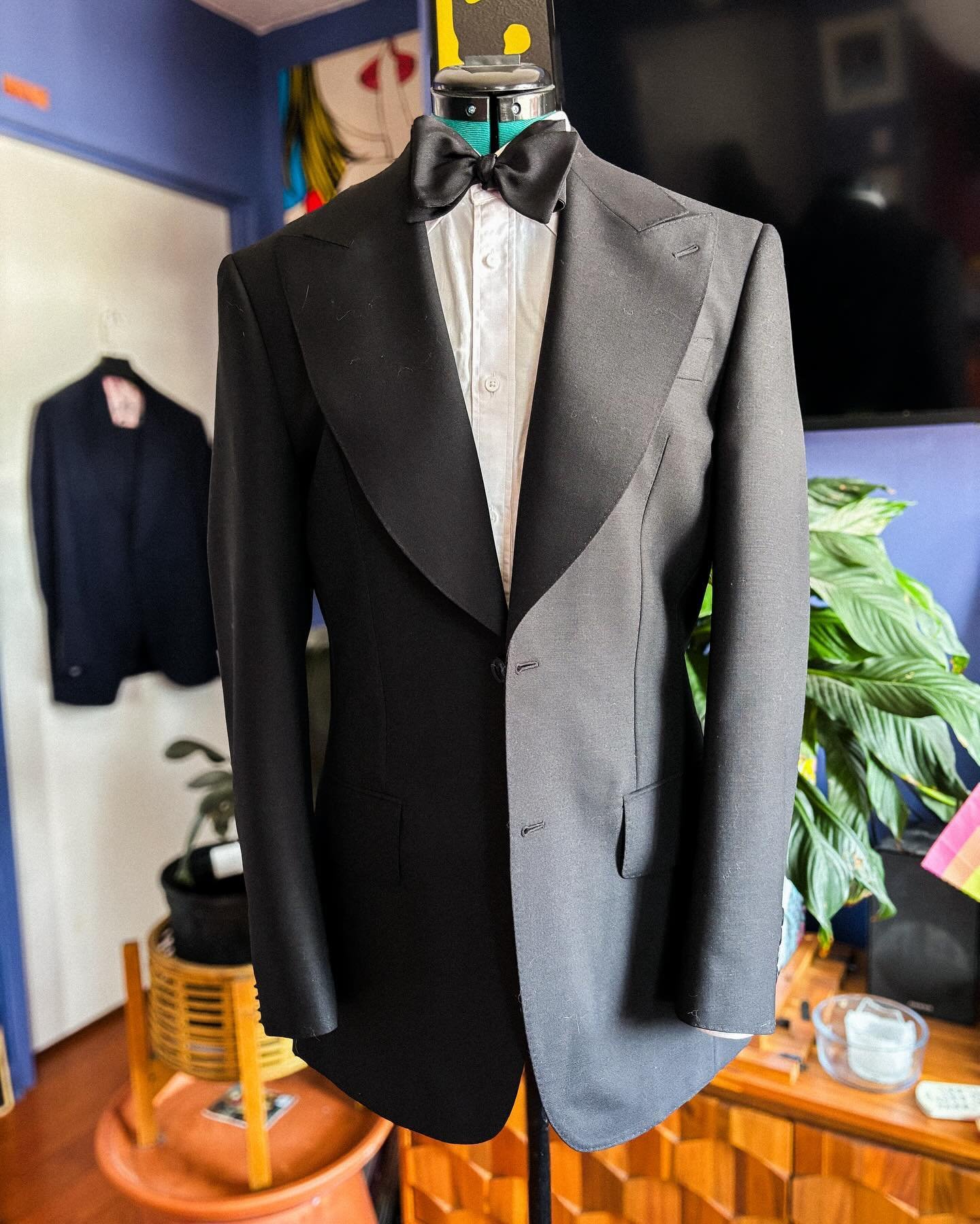Beautiful tuxedo made for a clients wedding. 

Gorgeous wool/mohair cloth by @huddersfield_textiles_group