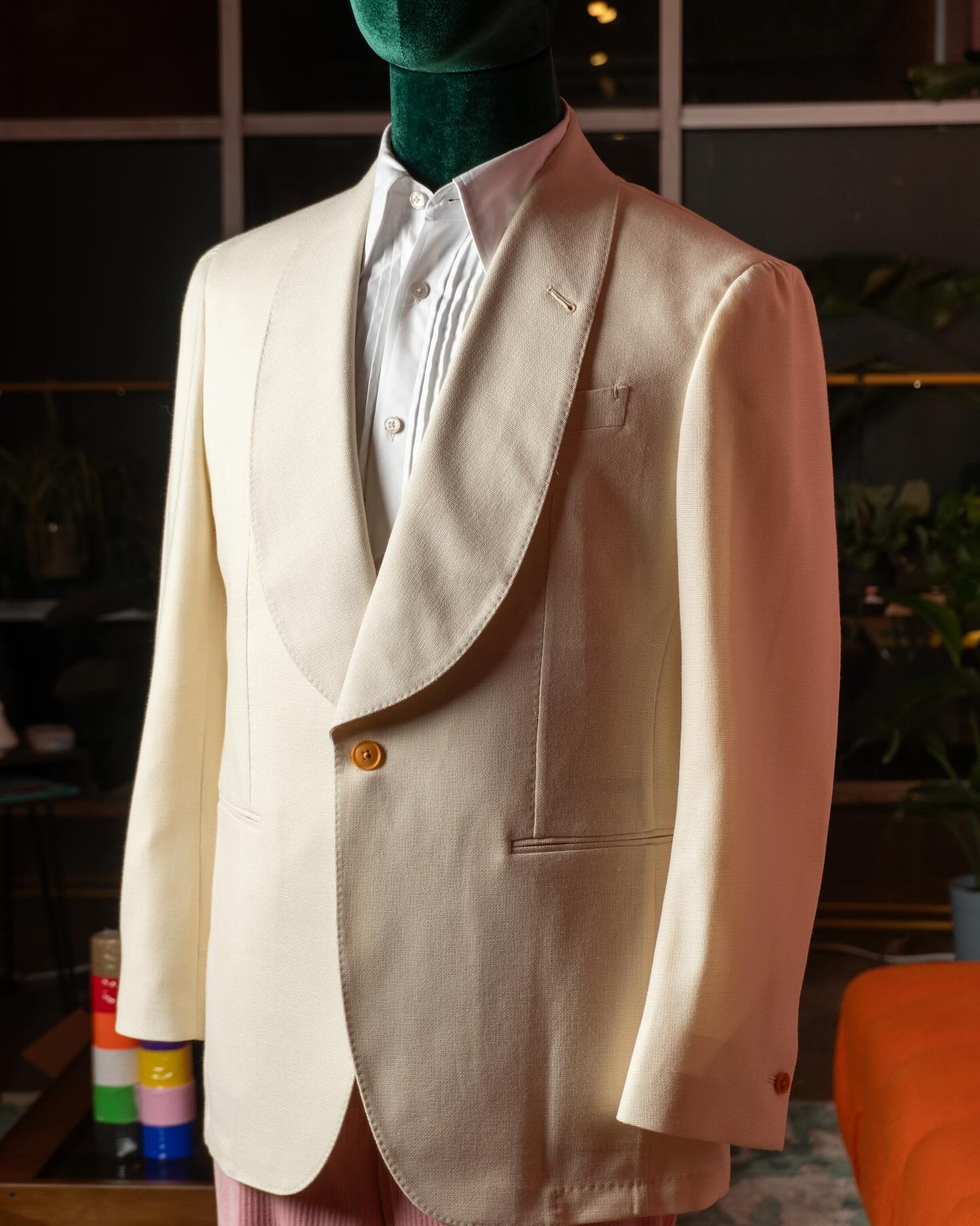 A gorgeous dinner jacket to hold you guys over until we&rsquo;re back from vacation. 

Schedule your appointments now to get ahead of everyone else (: 

#dinnerjacket #tuxedo #bespoke #madetomeasure #suits #menswear #womenswear