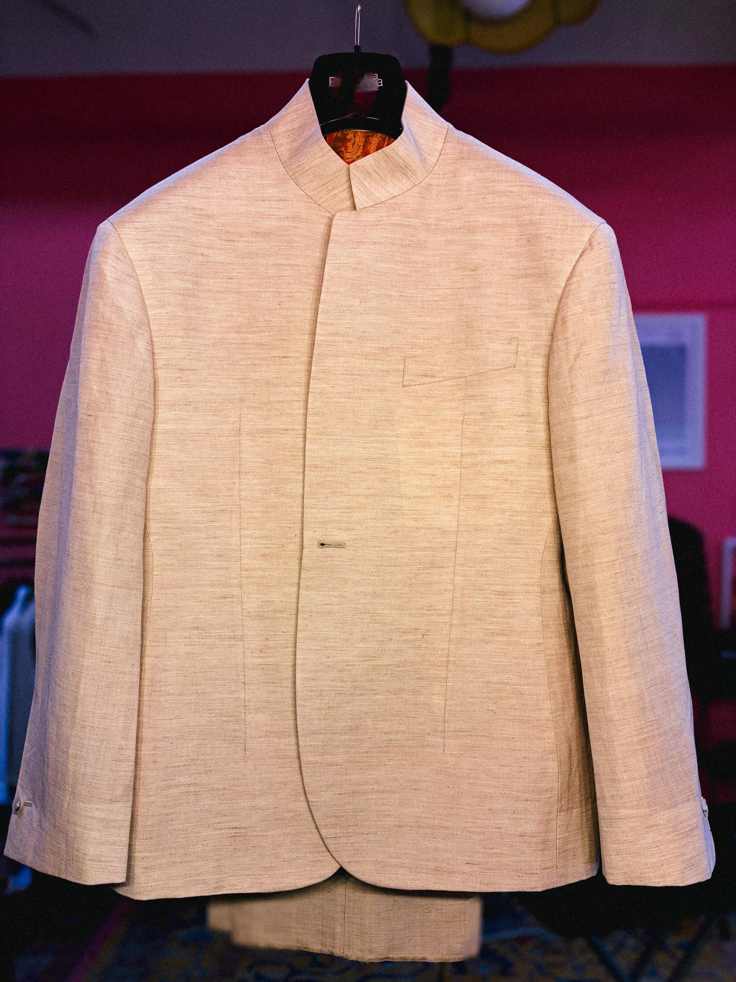 A new beauty made from a wool/silk/linen blend from @alfredbrownltd 

Schedule your appointment today!

#bespoke #madetomeasure #menswear #womenswear #style