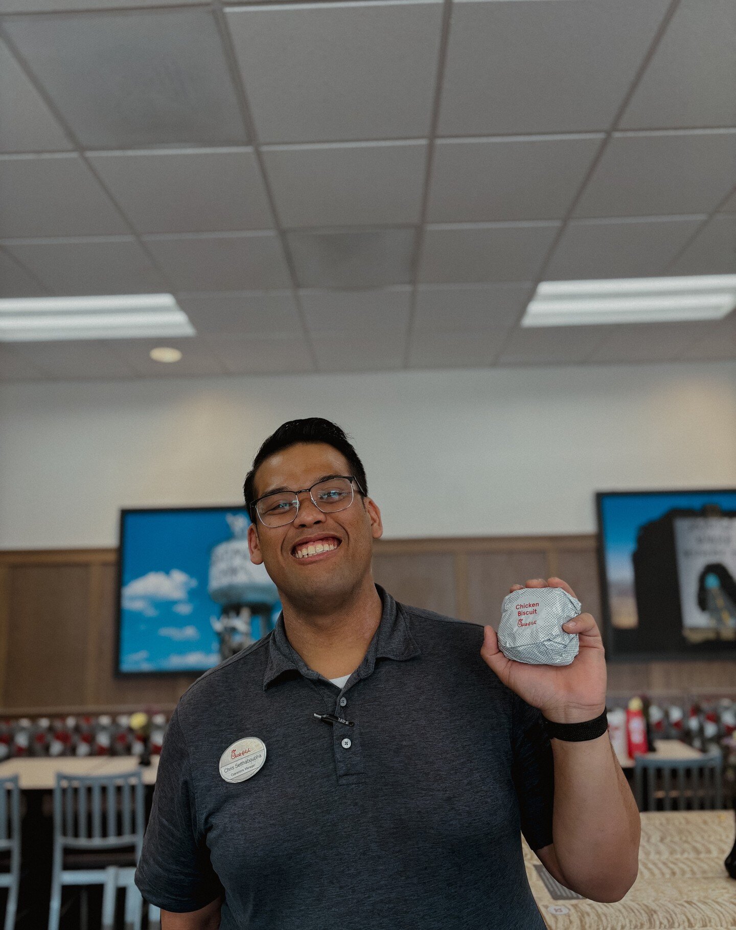 All smiles here for breakfast 😀 Start your day off right with a delicious Chick-fil-A&reg; Chicken Biscuit at Harbor Blvd.
Serving Breakfast Monday- Saturday until 10:30am