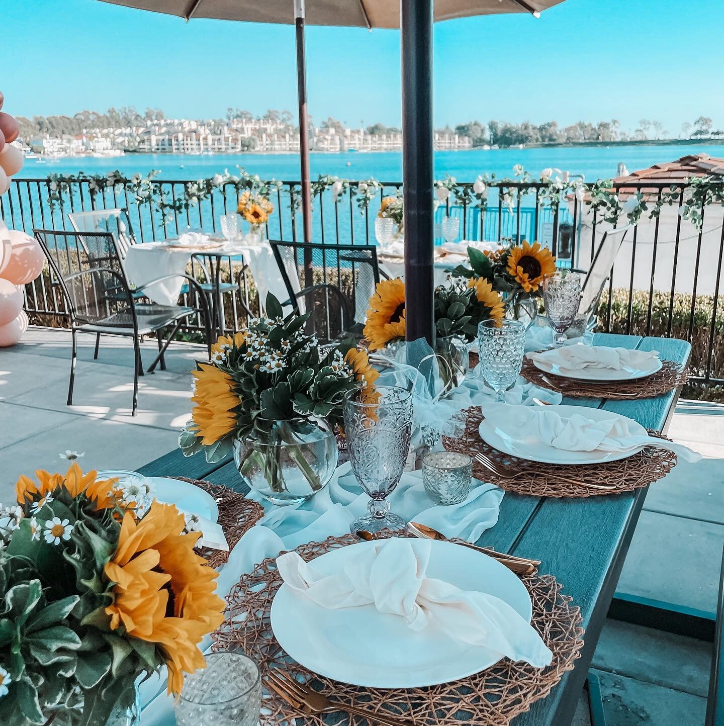 Jumping into fall planning and reminiscing on these gorgeous events! 
.
.
.
.
#hellopicnicoc #letussetthetableforyou #picnicsoc #beaches #parks #social #ocevents #picnic #cheeseboard #charcuterieboard #grazingboard #decor #aesthetic #socialgatherings