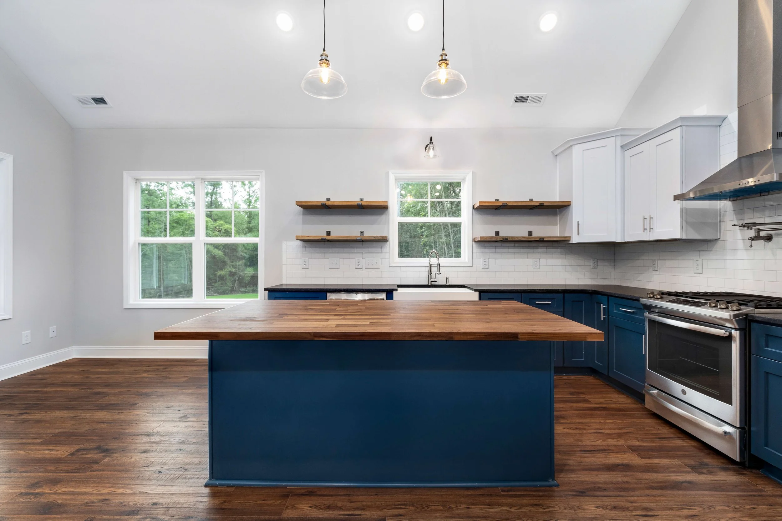 360 Riverway Ln 2.jpg