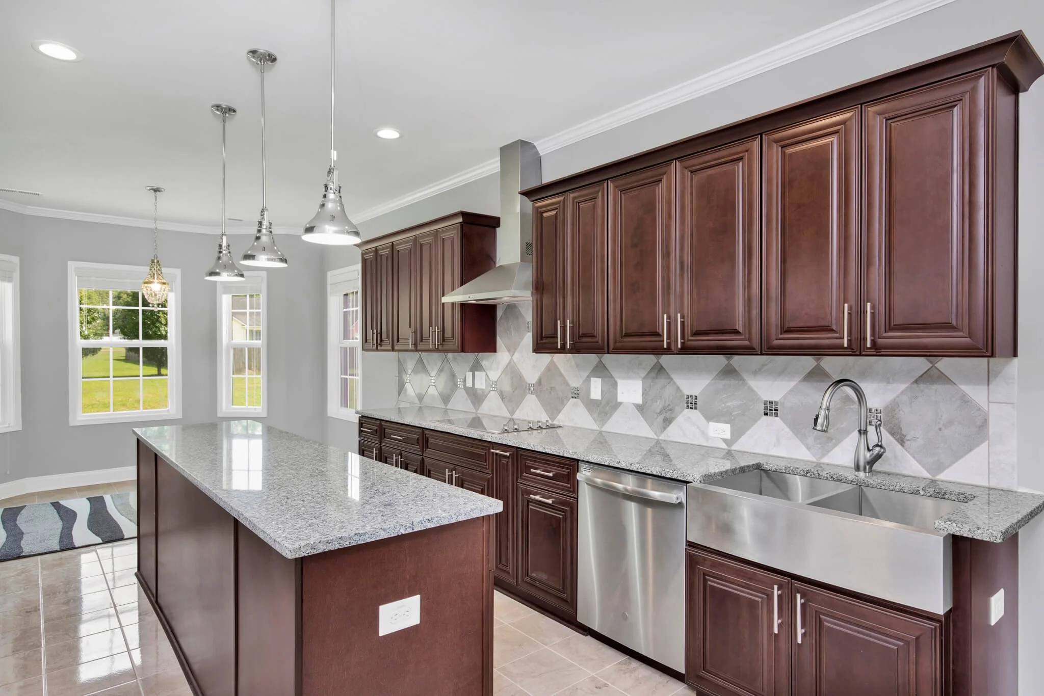 180 Kodiak Cir (14 of 38).jpg