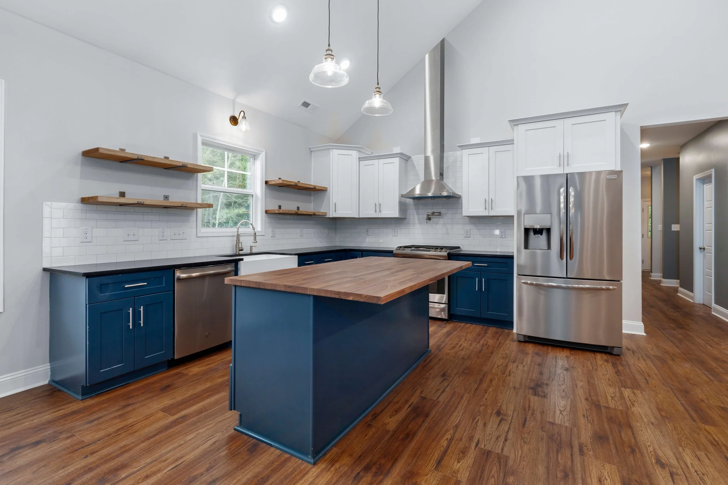 360 Riverway Ln 3.jpg